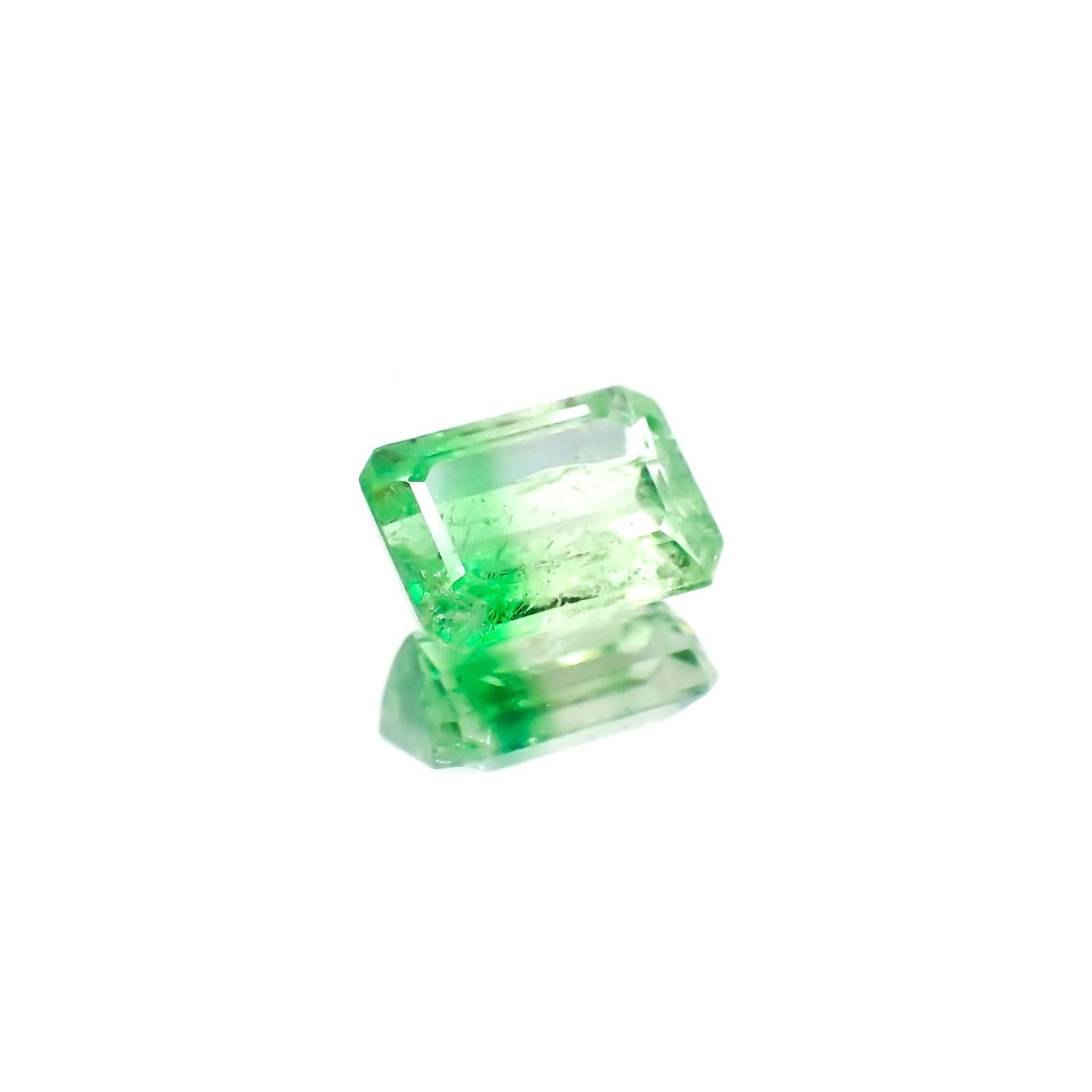 バイカラーツァボライト(宝石名グリーン グロッシュラー・ガーネット)タンザニア産 識別済 1.50ct / 7.5x5.5mm前後 [231124262]