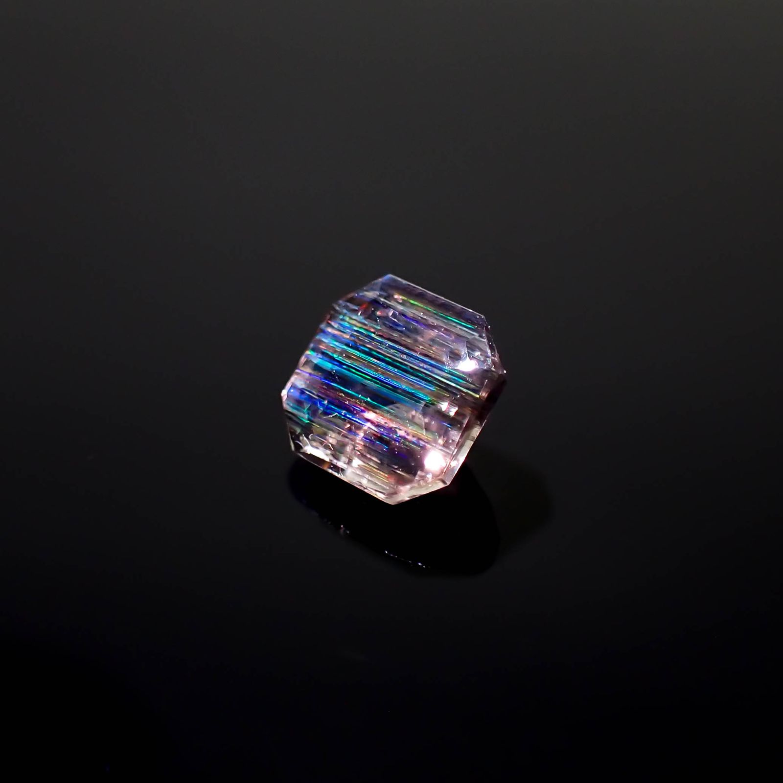 レインボースキャポライト ブラジル産 0.59ct[230320924]5.1x5mm前後