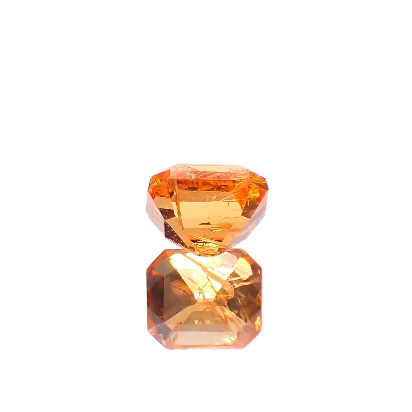 マンダリンガーネット マダガスカル産 0.35ct[240628224]3.7x3.1mm前後