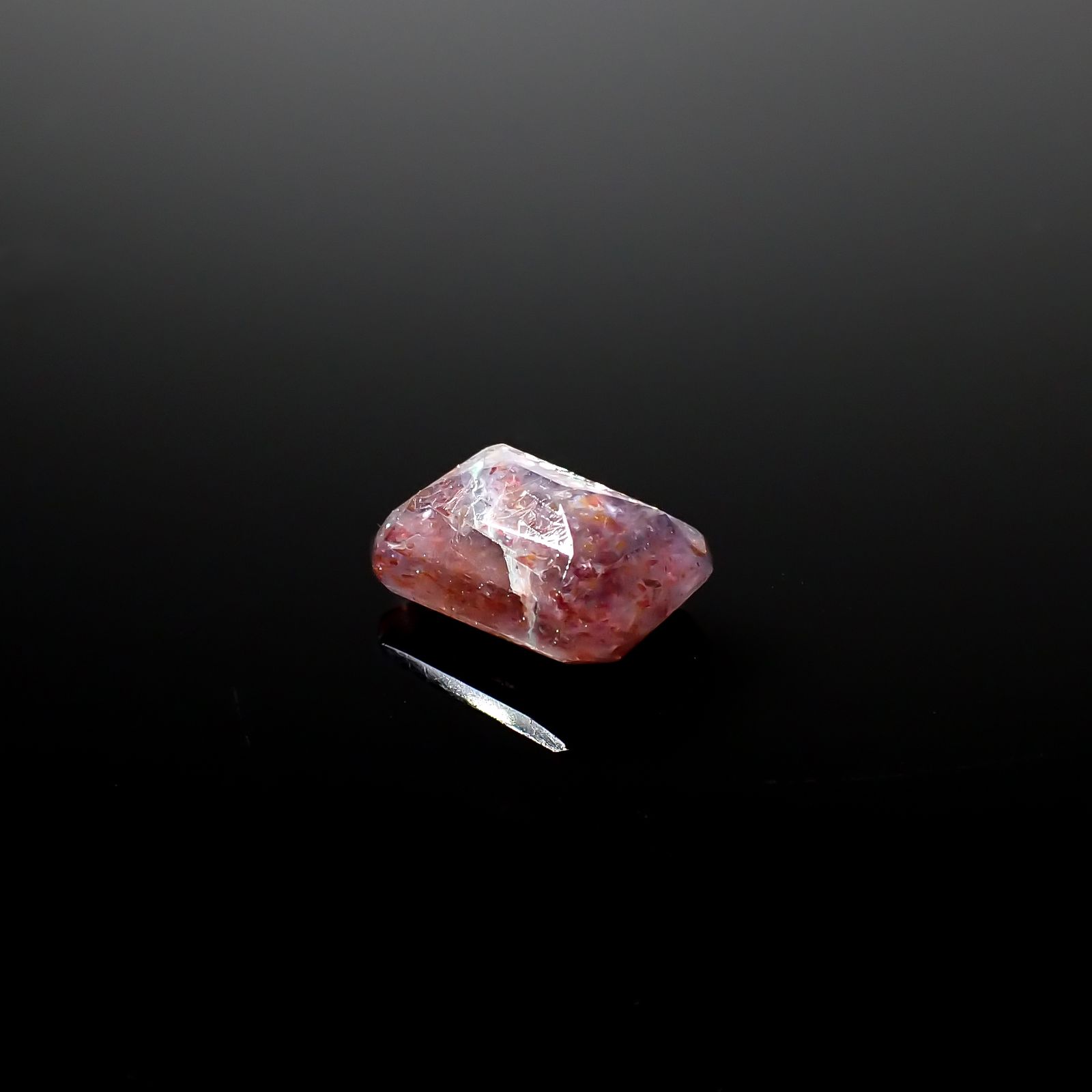 ブラッドショットアイオライト インド産 2.46ct[240125381]9.5x7.1mm前後