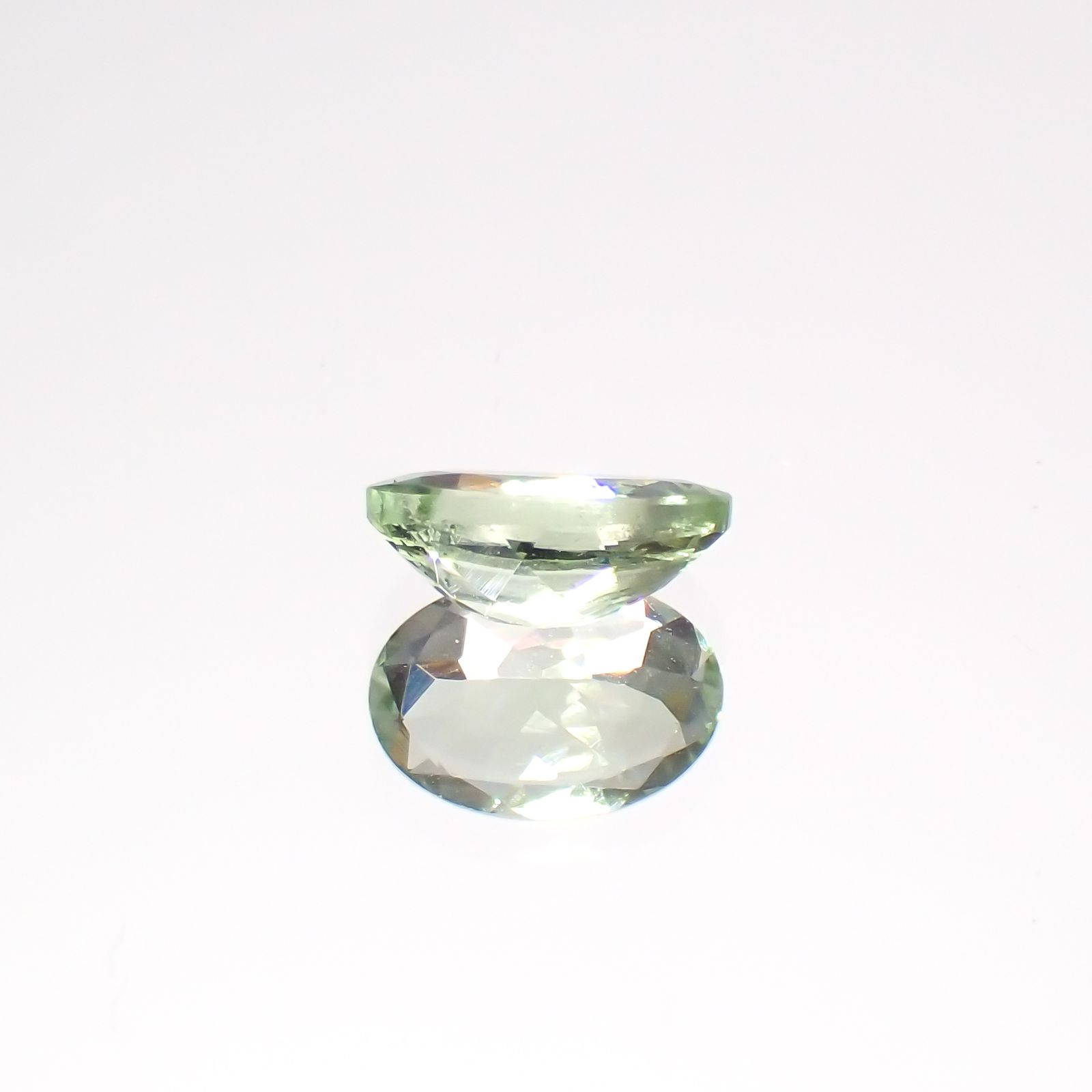 ミントガーネット タンザニア産 0.58ct[231023725]6.4x4.3mm前後