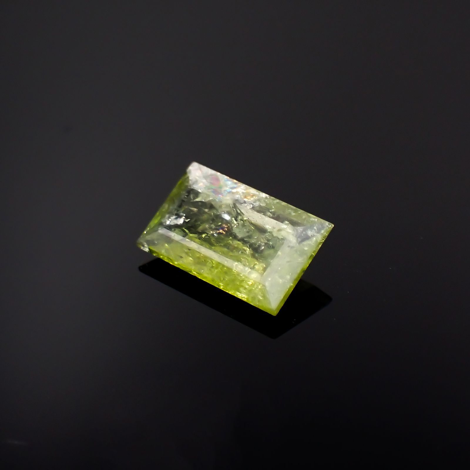 イリデッセンスクロムトルマリン(宝石名トルマリン)ケニア産 0.60ct 識別済[221119093]7.2x4.6mm前後