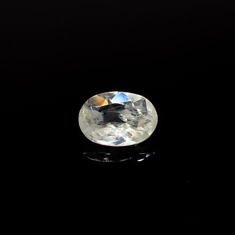 リューサイト 遊色効果あり(宝石名リューサイト)イタリア産 識別済 0.66ct / 7.2x5mm前後 [251025043]