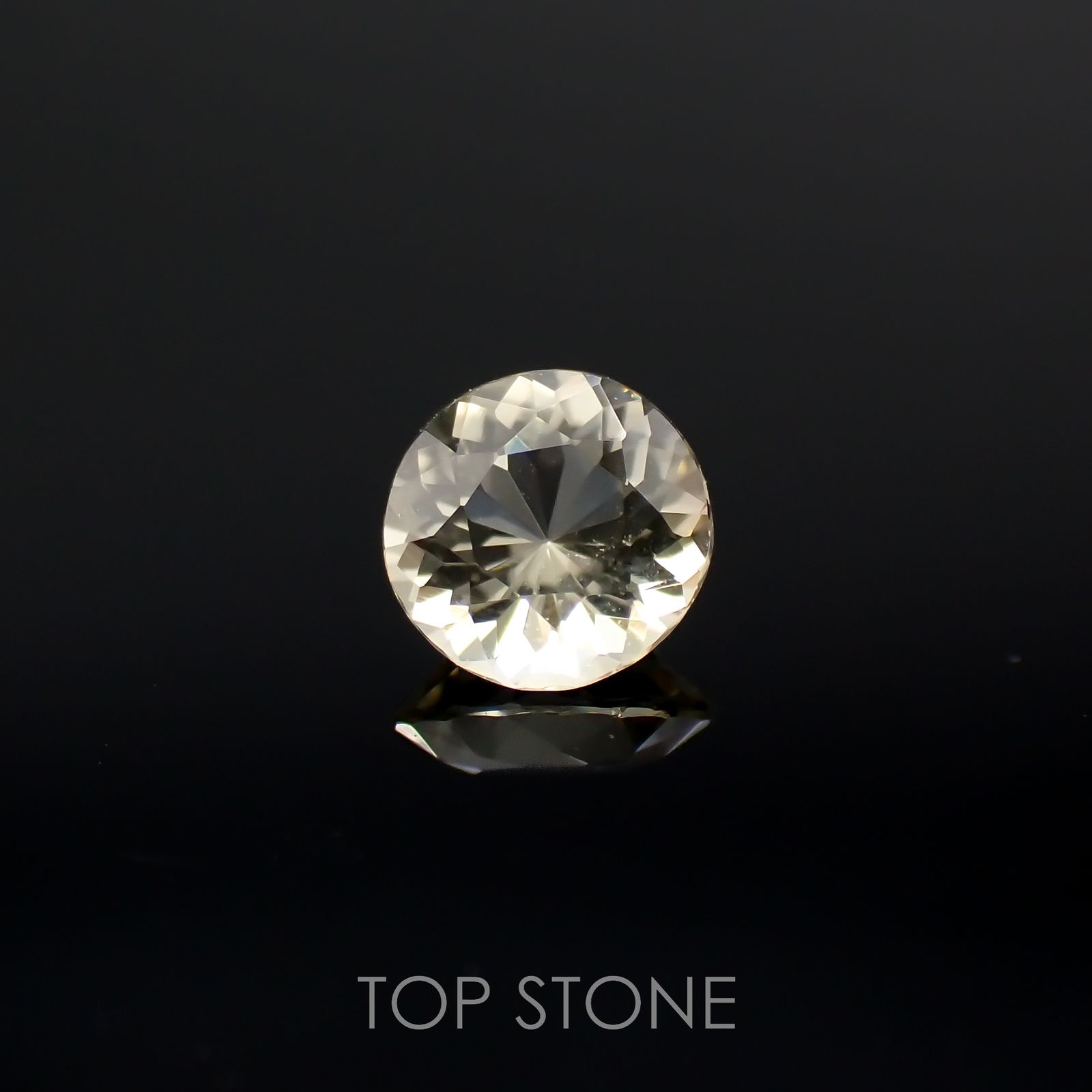 イエロースキャポライト(宝石名イエロー・スキャポライト)タンザニア産 0.21ct 識別済[220918024]4x4mm前後
