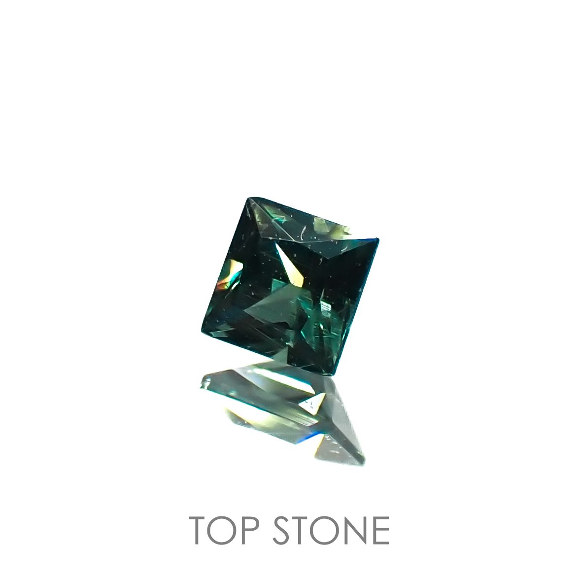 ◇プリンセスカット◇カラーチェンジガーネット アレキタイプ(宝石名ガーネット)マダガスカル・ベキリー産 0.17ct 識別済[221219621]2.9x2.8mm前後