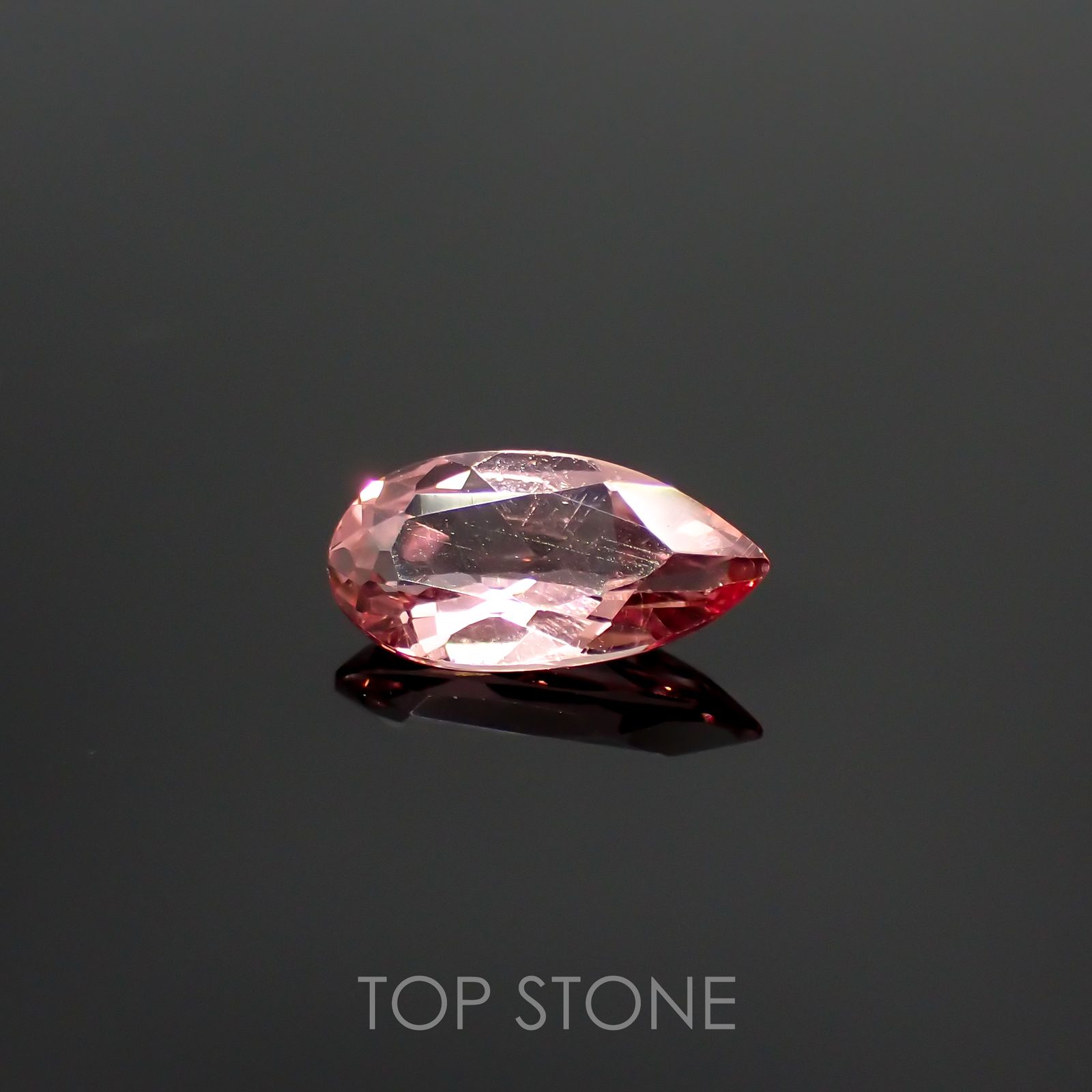 ピンクアパタイト(宝石名アパタイト) ブラジル産 0.99ct 識別済[210812459]9.5×4.9mm前後