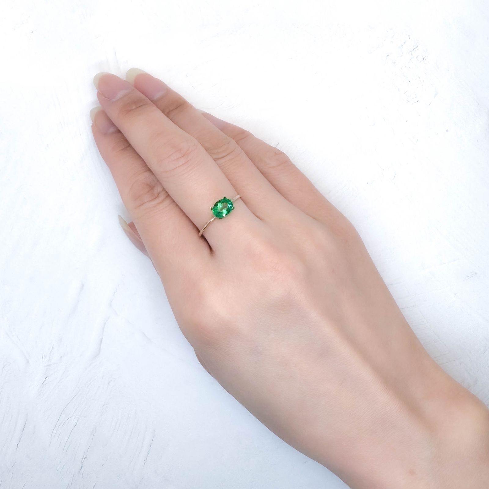 パライバトルマリン(宝石名トルマリン/別名パライバ・トルマリン)ブラジル産 GIA鑑付 0.87ct / 6.77x5.11mm前後 [251031348]