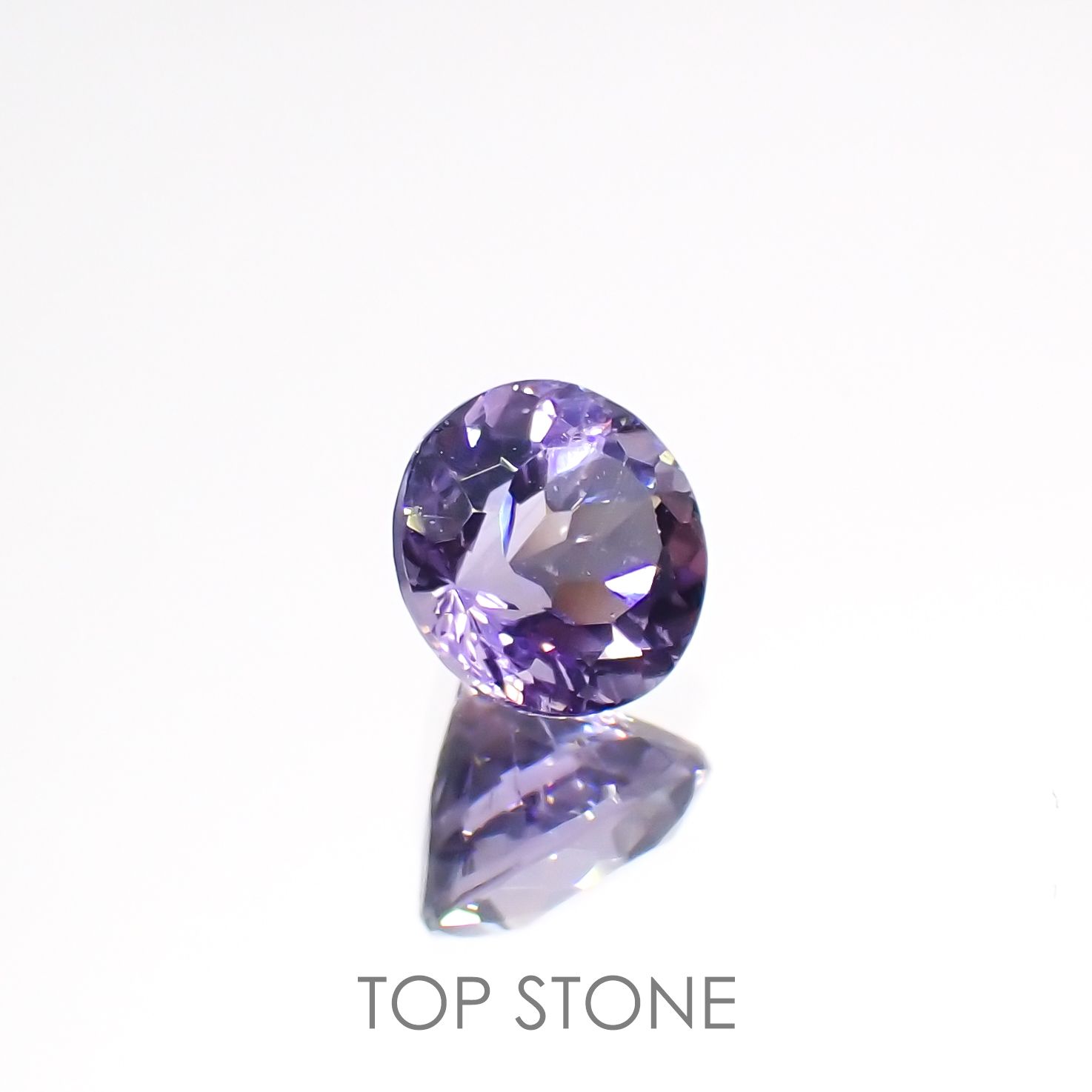 マリアライト(宝石名パープル・スキャポライト)スリランカ産 0.78ct 識別済[220114871]5.9x5.9mm前後