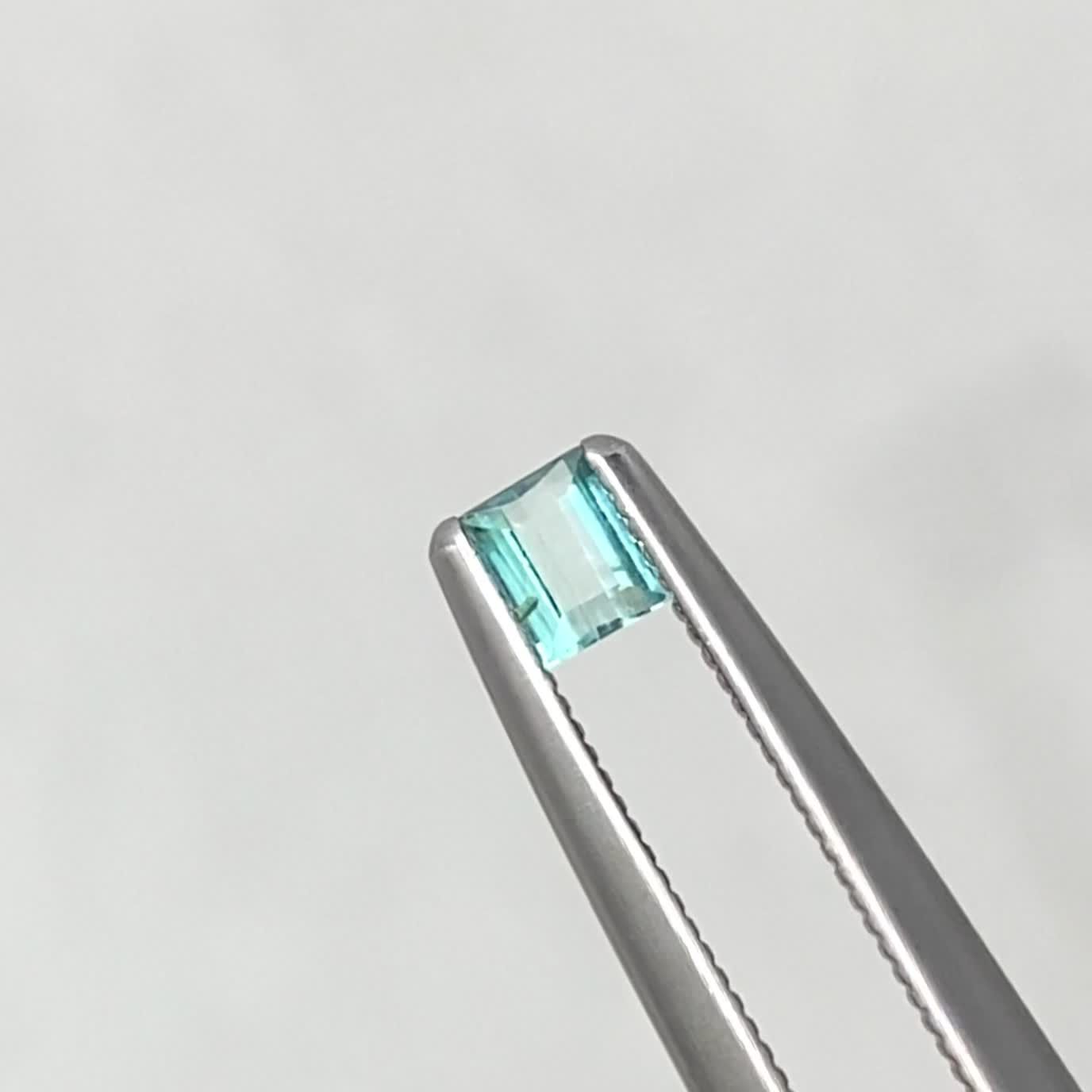 グランディディエライト(宝石名グランディディエライト)マダガスカル産