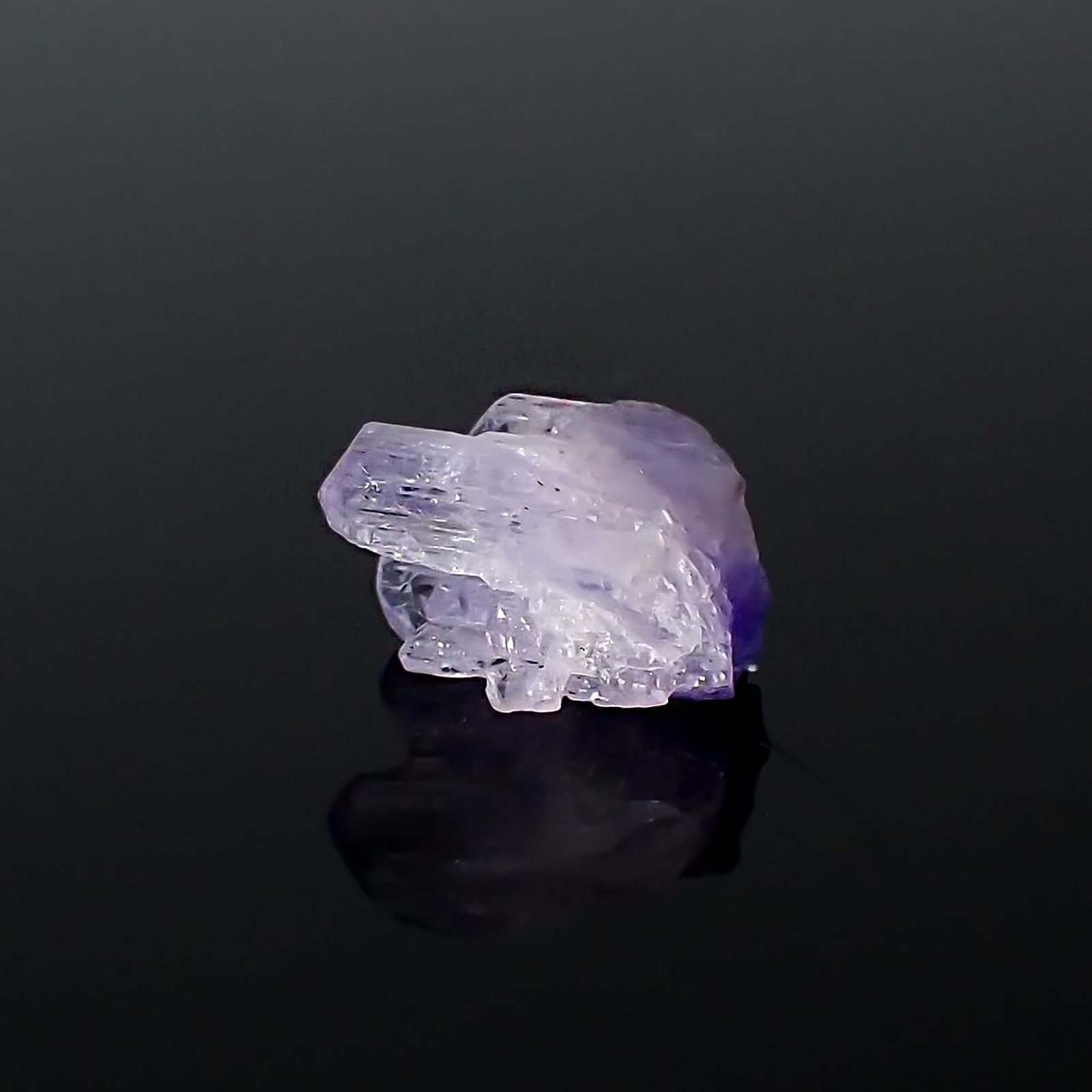 バイカラータンザナイト 原石 タンザニア産 4.01ct / 11.4x8.5mm前後 [260424986]