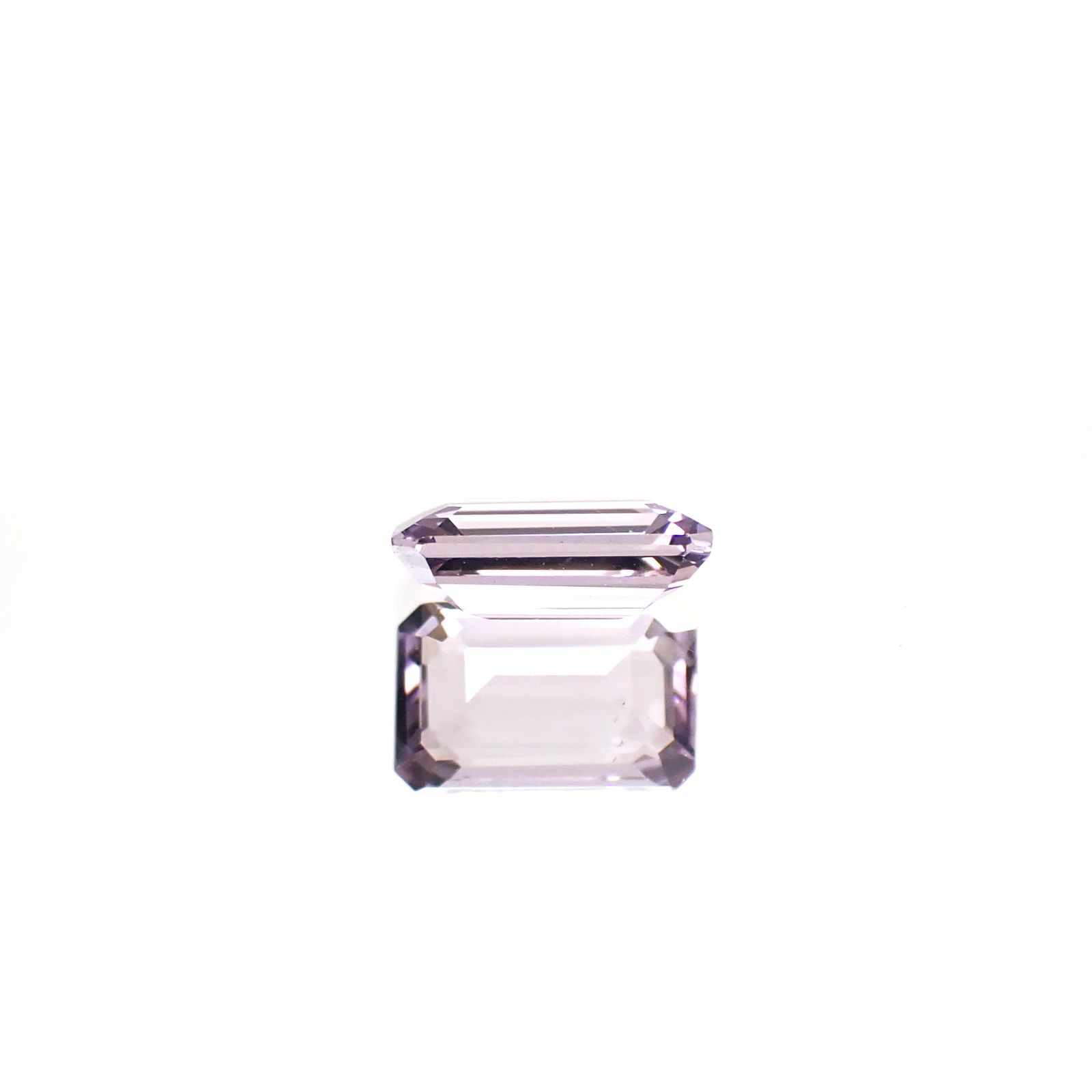 マリアライト フルオレッセンス(宝石名スキャポライト)スリランカ産 0.54ct 識別済[250330047]6.5x4.2mm前後