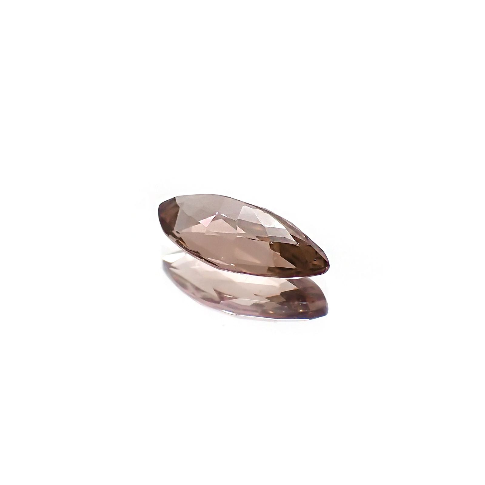 カラーチェンジマラヤガーネット(宝石名ガーネット) タンザニア産 識別済 1.19ct / 10x5mm前後 [21049658]