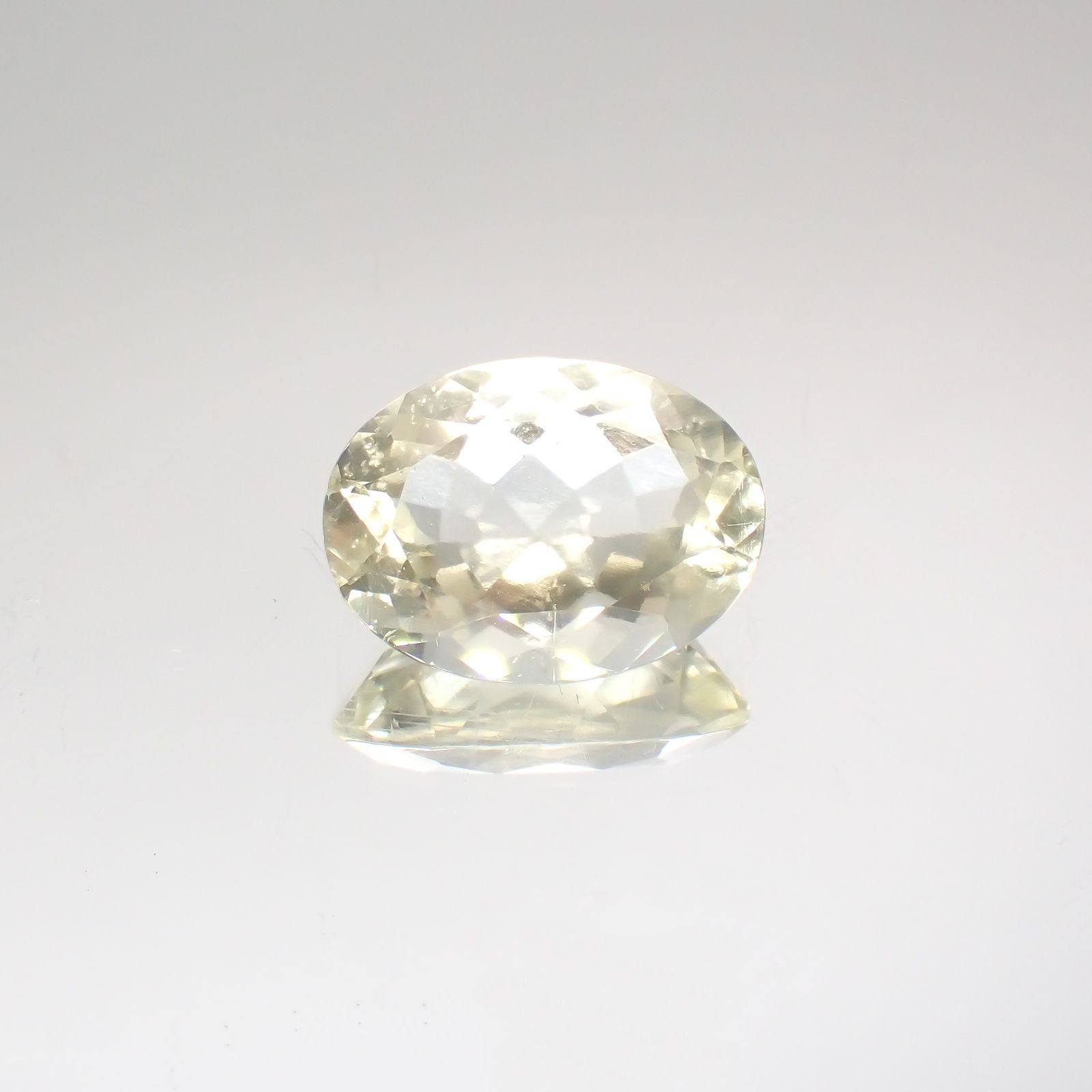 リビアングラス(宝石名インパクトガラス(衝撃溶融ガラス))発見地：エジプト・リビア砂漠 6.66ct 識別済[211213794]16.1x12mm前後