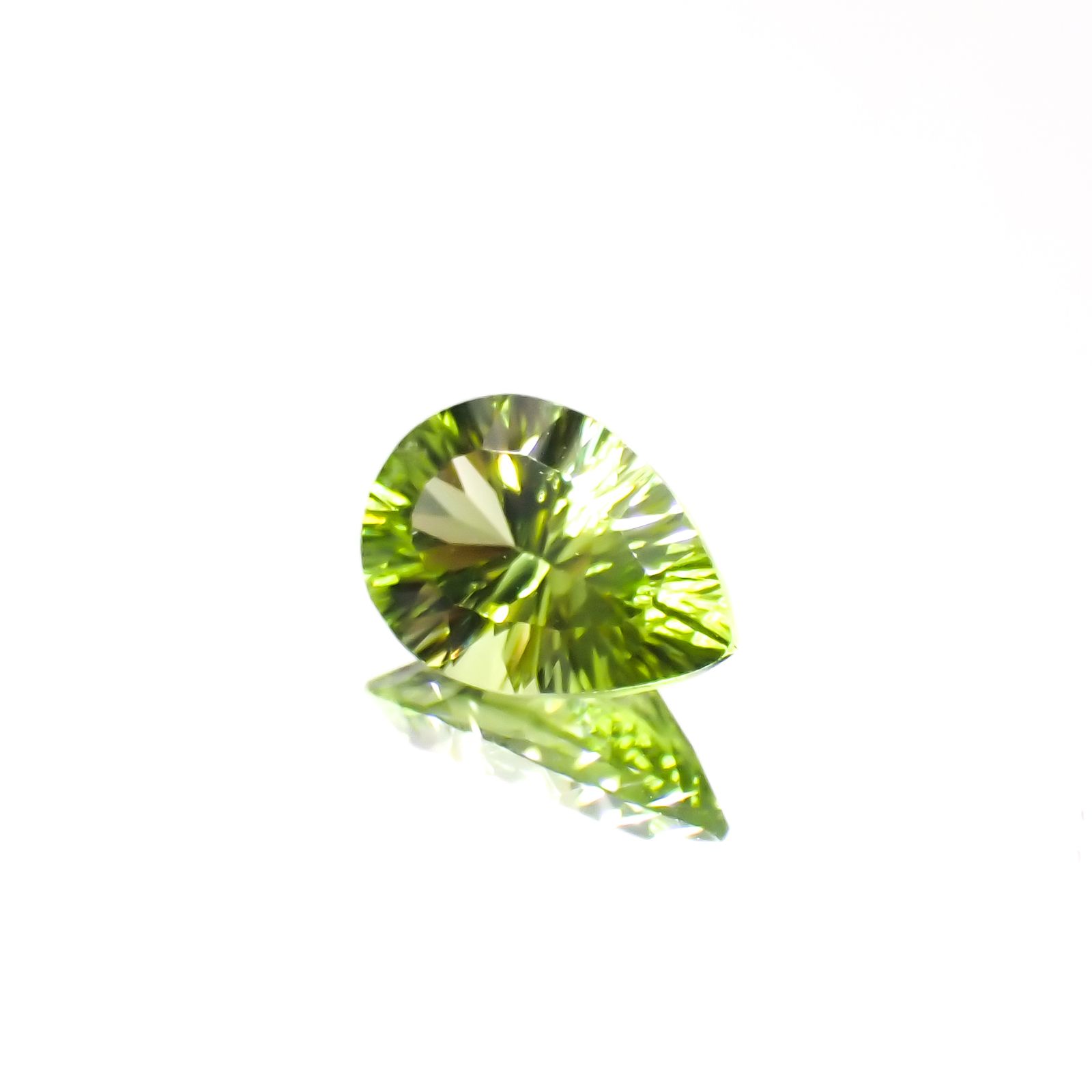 ◇コンケーブカット◇ペリドット 中国産 1.69ct[230622297]9.9x6.8mm前後