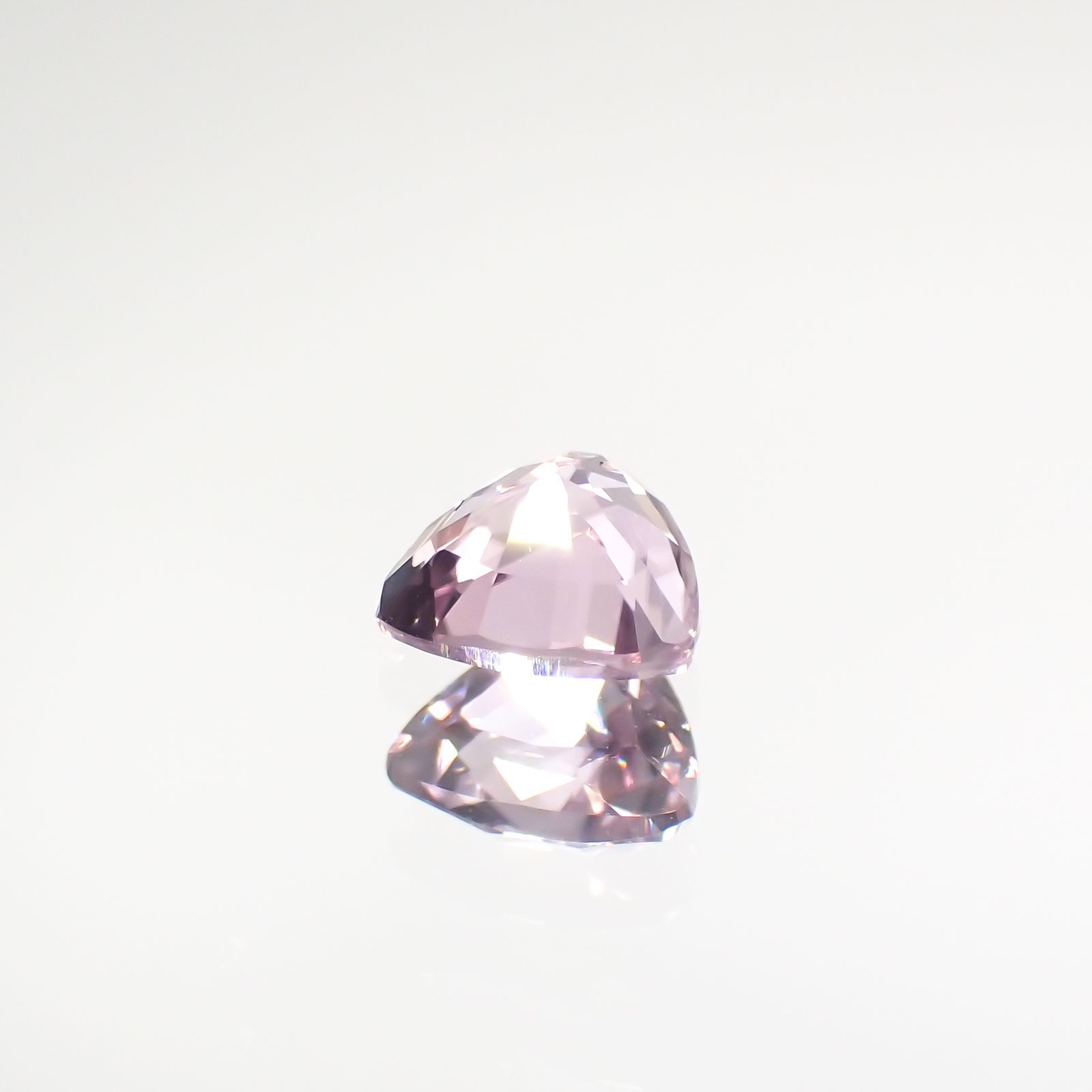 ピンクダイアスポア(宝石名ダイアスポア) アフガニスタン産 0.45ct 識別済[210812428]4.7×5mm前後