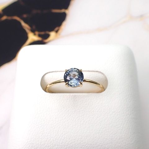 リング空枠：石留め▶アイスブルーサファイア（お客様製作例）