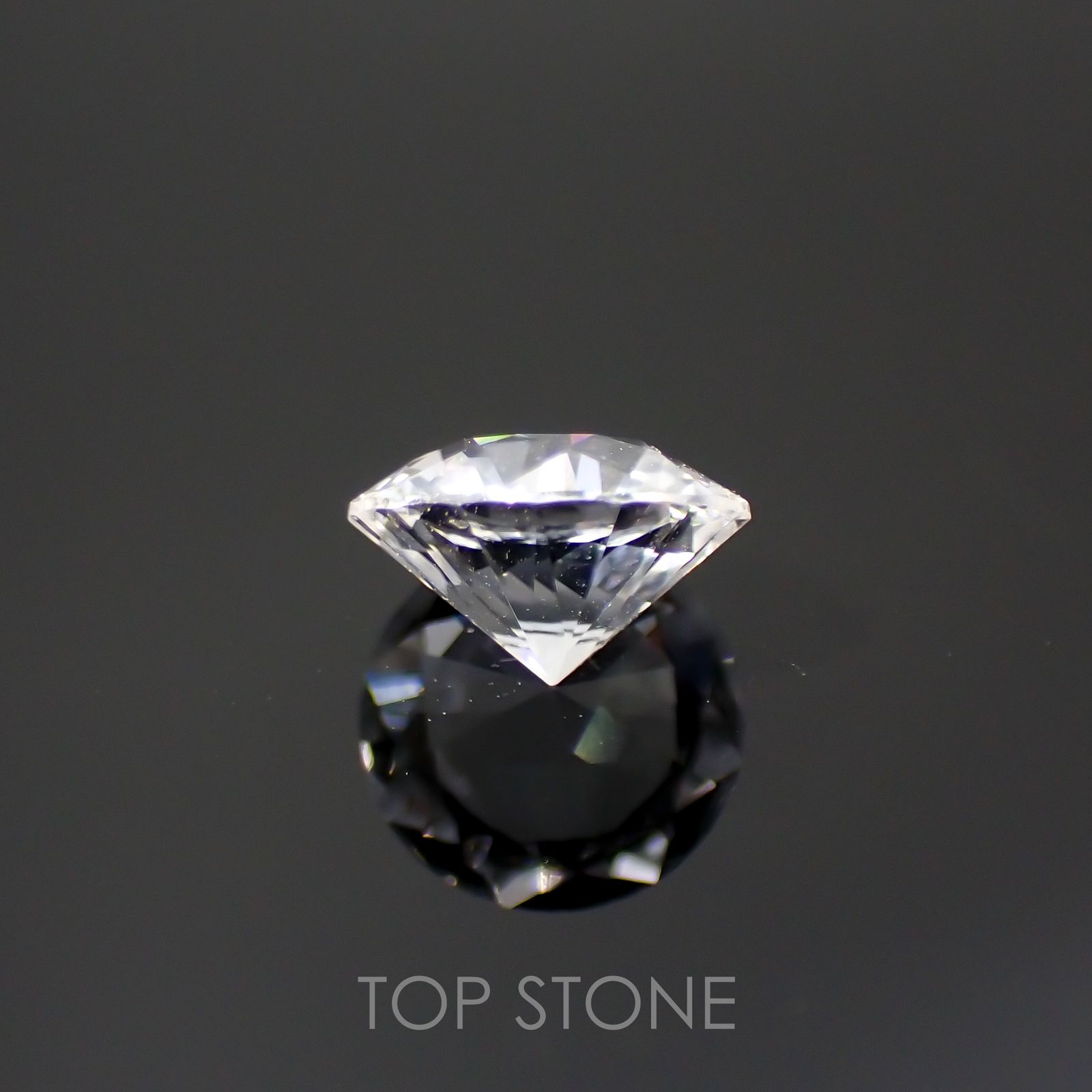 フェナカイト(宝石名フェナカイト)ブラジル産 0.83ct 識別済[220115167]6.5x6.5mm前後