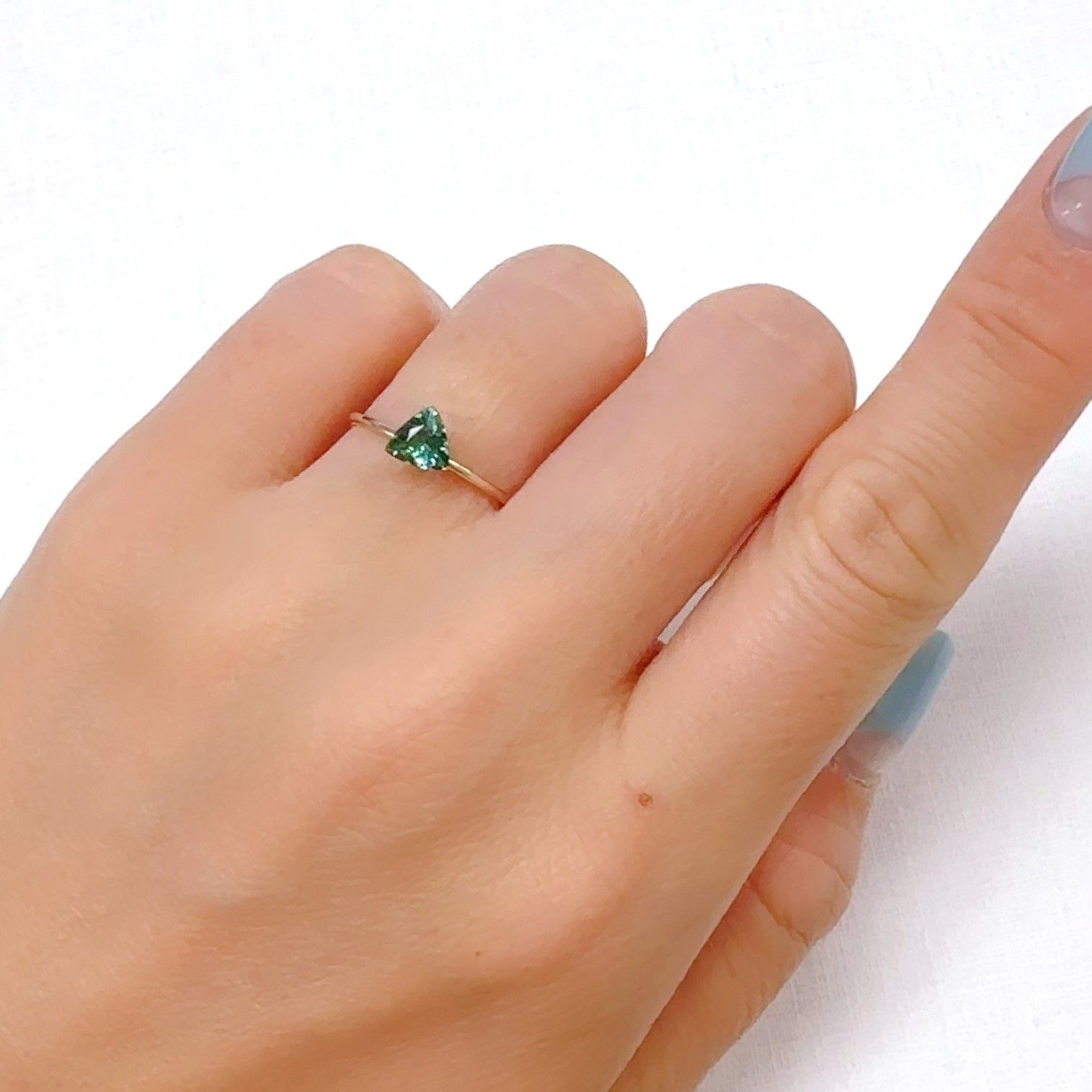 ブルーグリーントルマリン ブラジル産 0.47ct[240628387]5.5x5.3mm前後