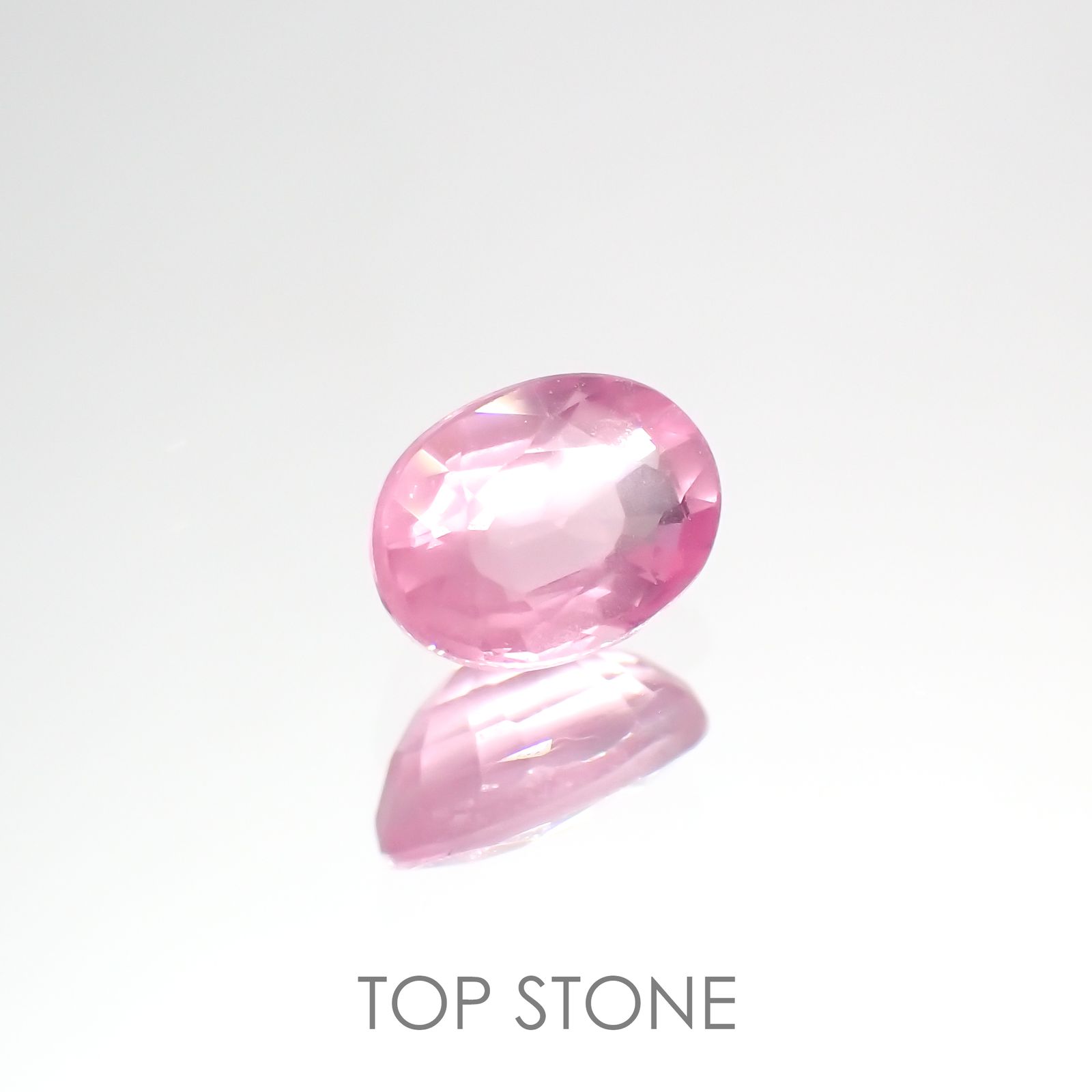 シルキーピンクスピネル(宝石名ピンク・スピネル)タンザニア産 0.68ct 識別済[220114140]5.9x4.3mm前後