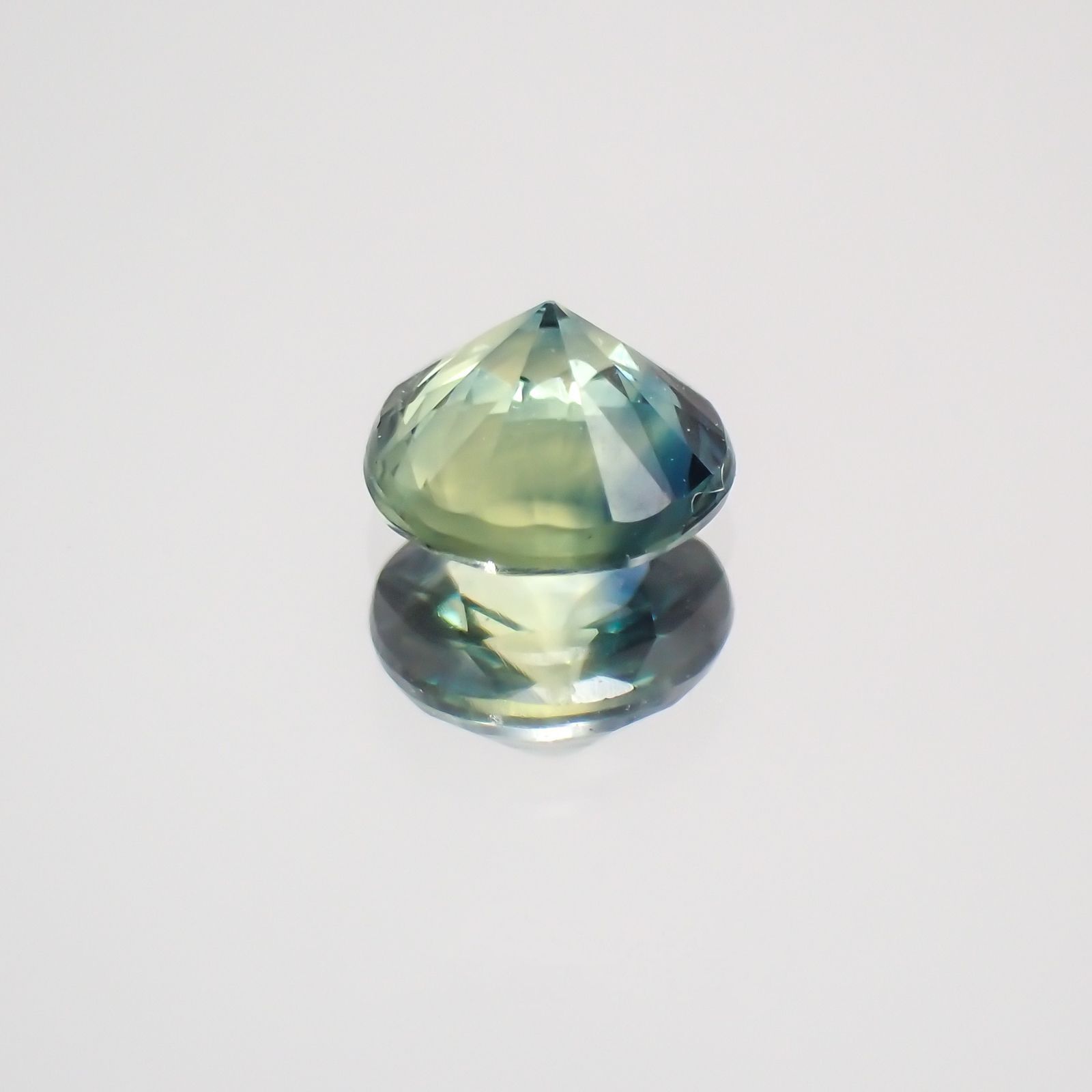 モンタナサファイア アメリカ産 ルース 0.32ct[210410615]3.9×3.9mm前後