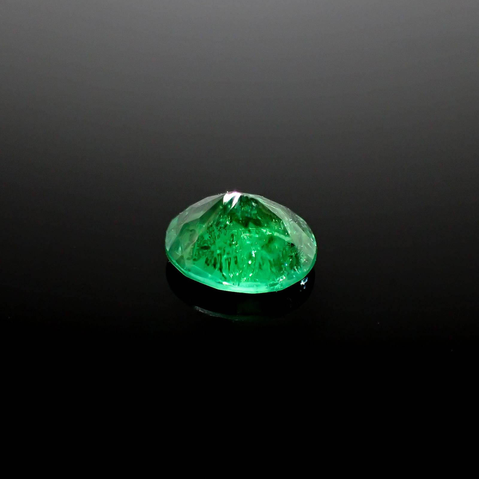 パライバトルマリン(宝石名トルマリン/別名パライバ・トルマリン)ブラジル・キントス鉱山産 0.578ct ソ付(宝貴協)[240928715]5.87x4.98mm前後