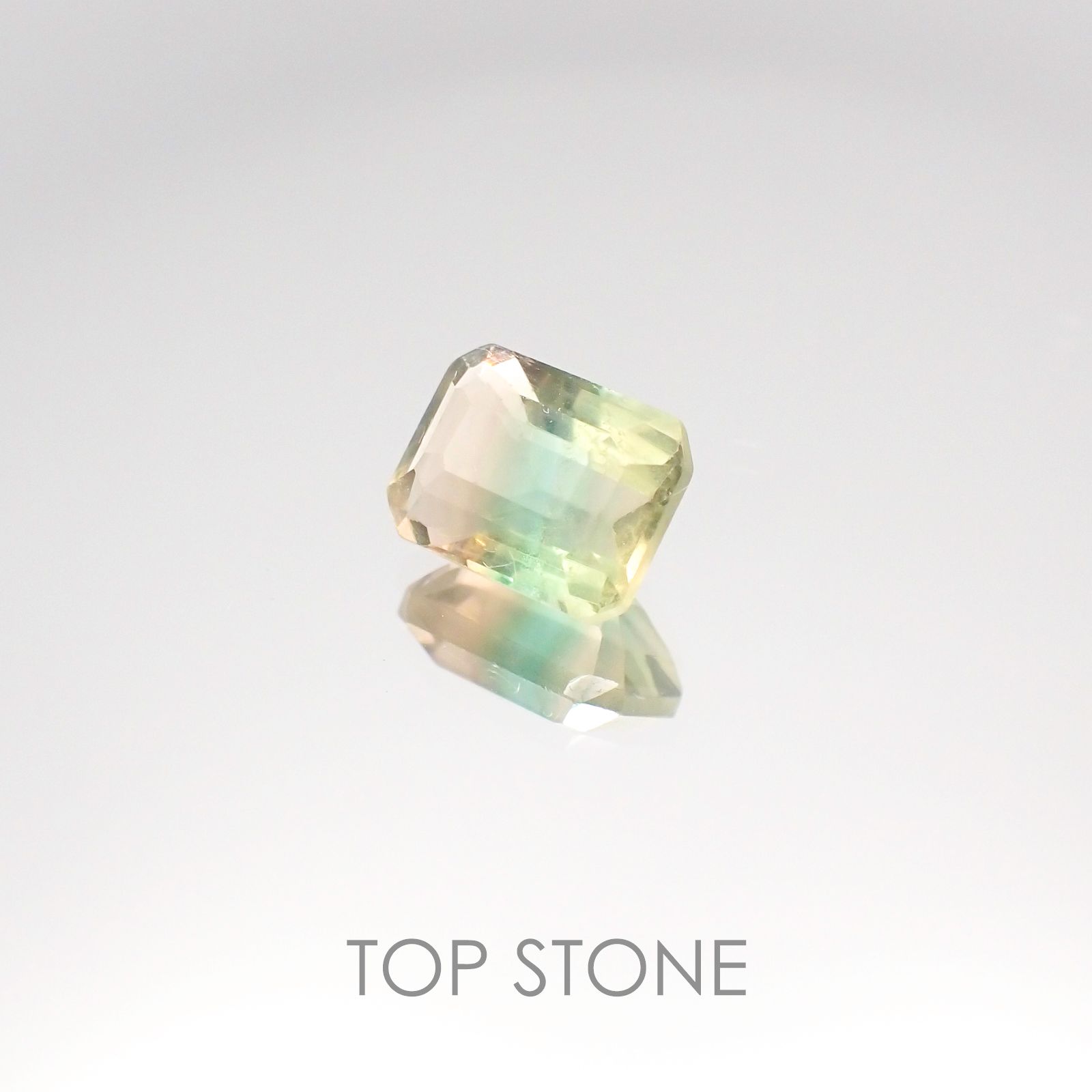 バイカラーフローライト ブラジル産 ルース 1.97ct[20107064]7.9×6.1mm前後