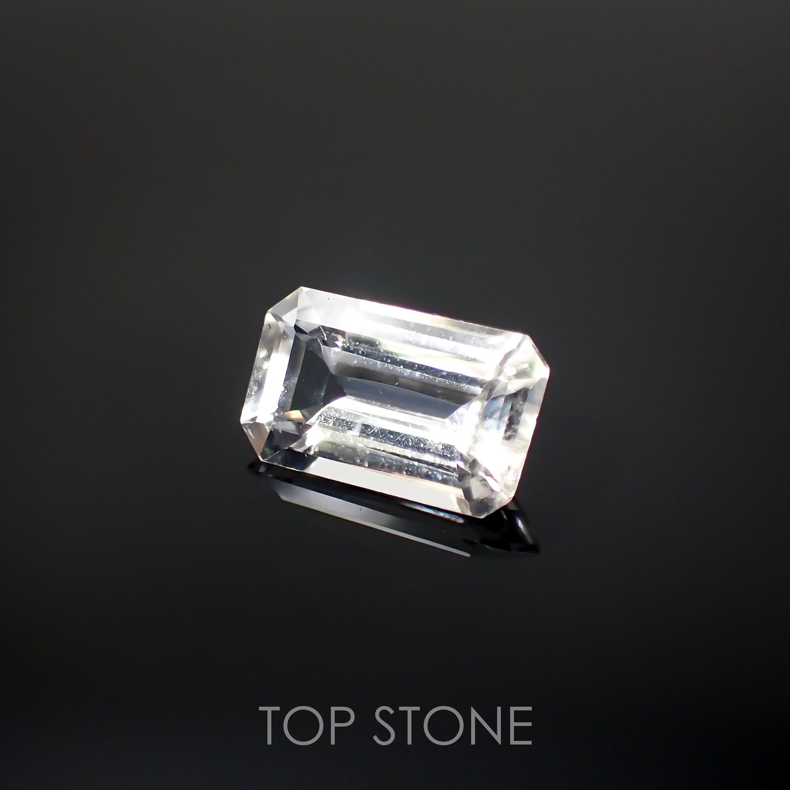 フェナカイト(宝石名ホワイト・フェナカイト) ブラジル産 1.913ct ソ付(彩珠)[210812705]10.1×6.1mm前後