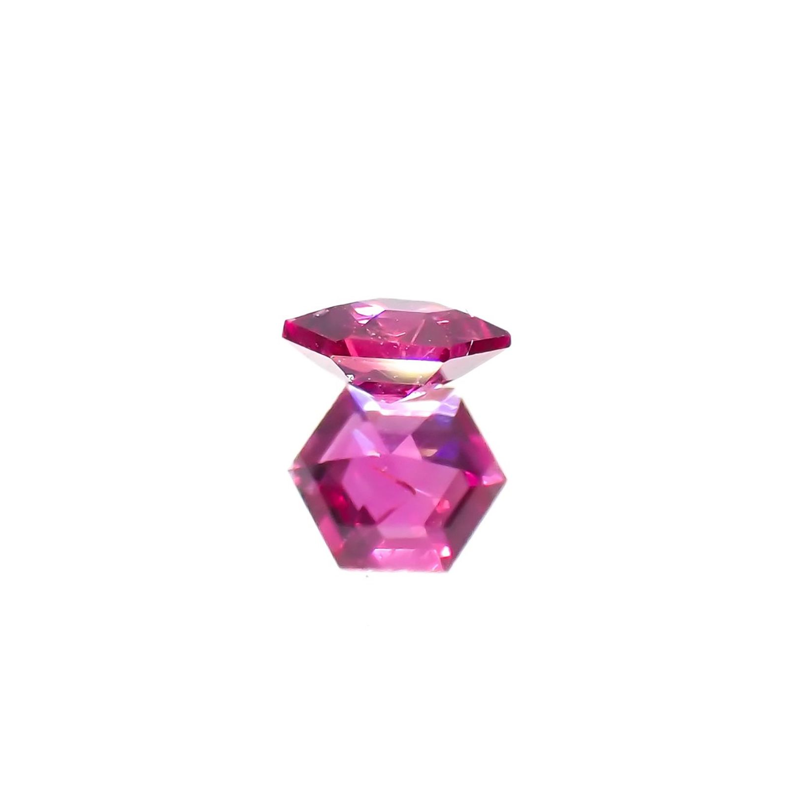 ◇ヘキサゴンカット◇ルビー 非加熱 モザンビーク産 0.20ct / 3.5x3.5mm前後 [240427108]