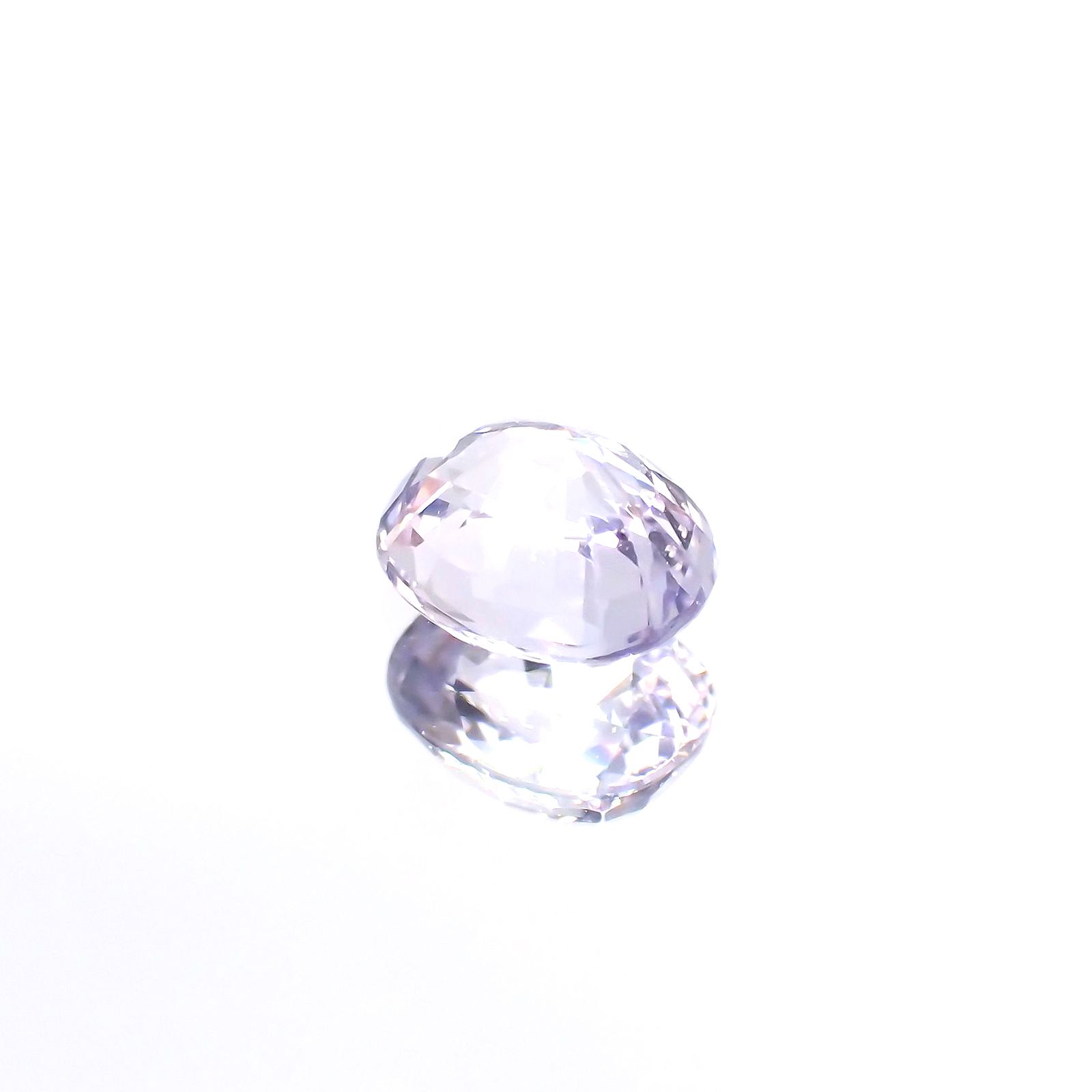 ラベンダーサファイア(宝石名サファイア) マダガスカル/スリランカ産 0.97ct 識別済[210912510]6.2×5mm前後
