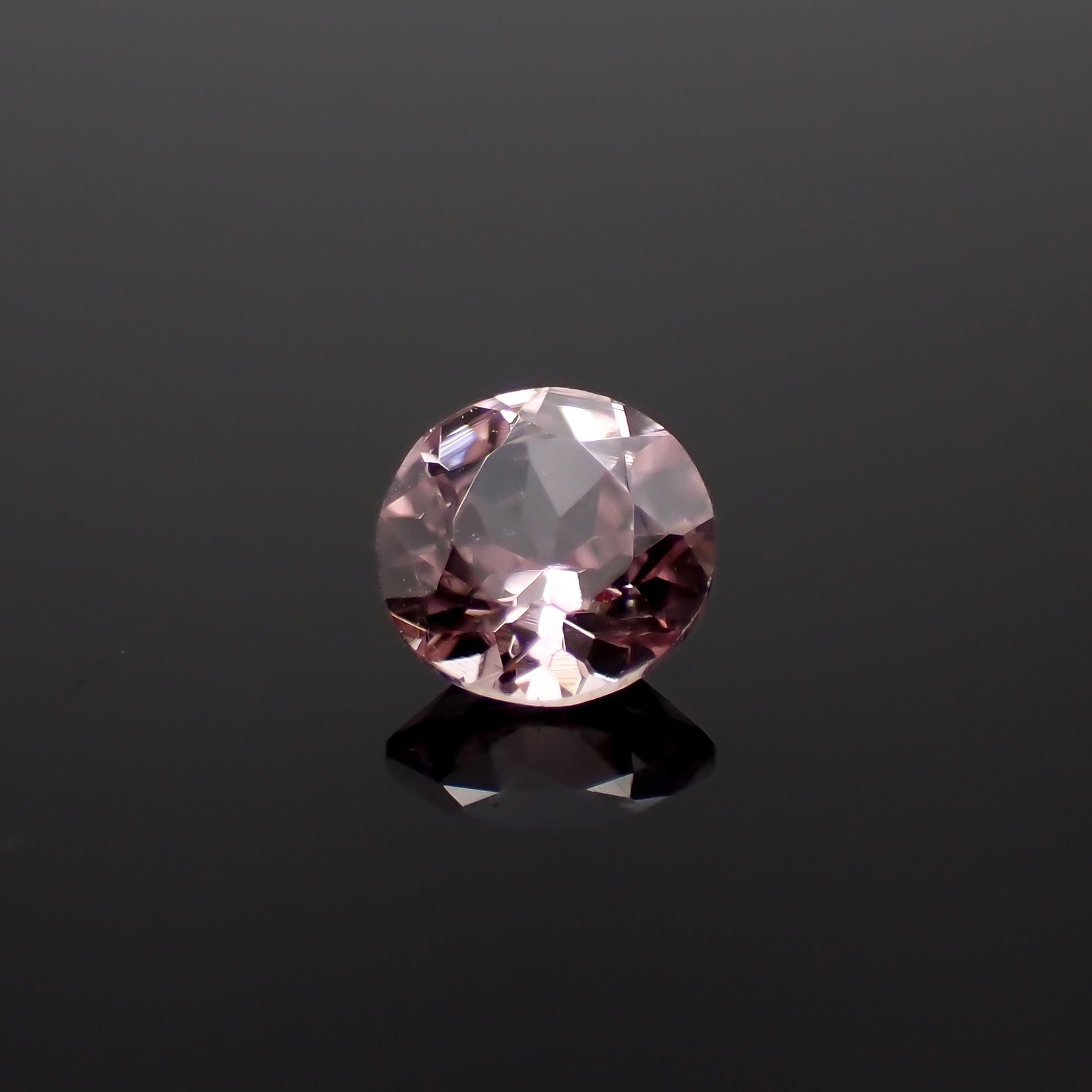 ドラゴンガーネット タンザニア産 0.53ct[231023693]4.9x4.9mm前後