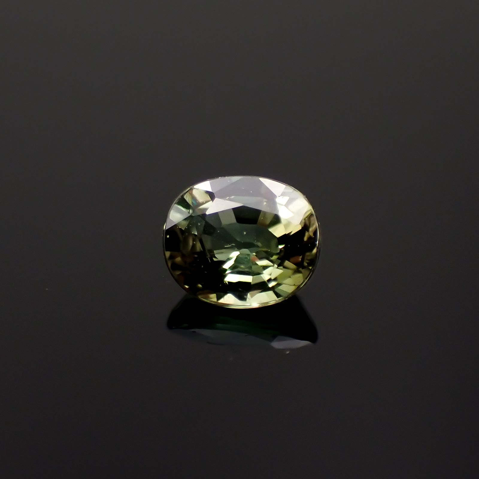 アレキサンドライト(宝石名アレキサンドライト)タンザニア産 0.37ct 