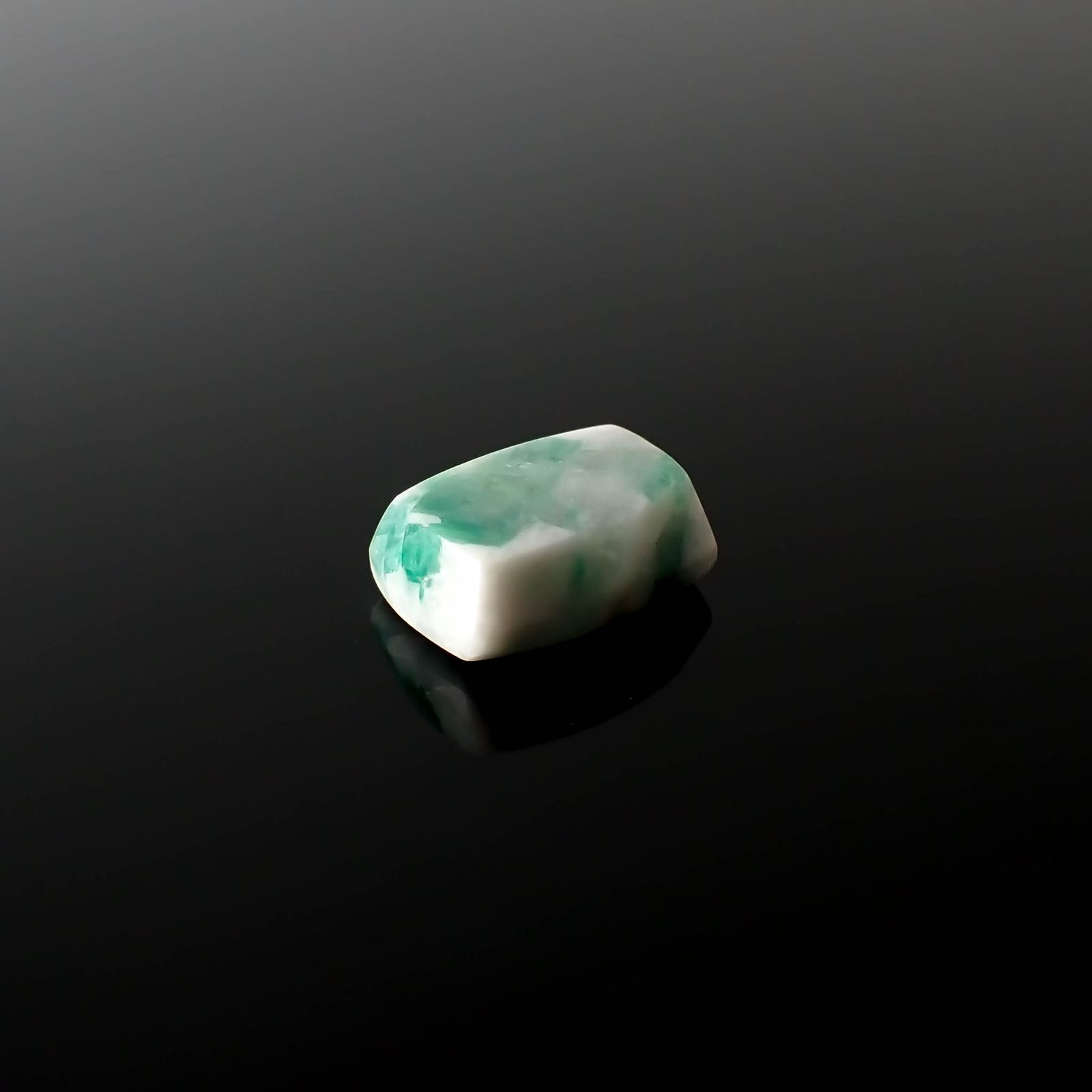 マトリックスエメラルド(エメラルドインクォーツ/フェルドスパー) ブラジル産 3.31ct[240326492]10.6x7.4mm前後
