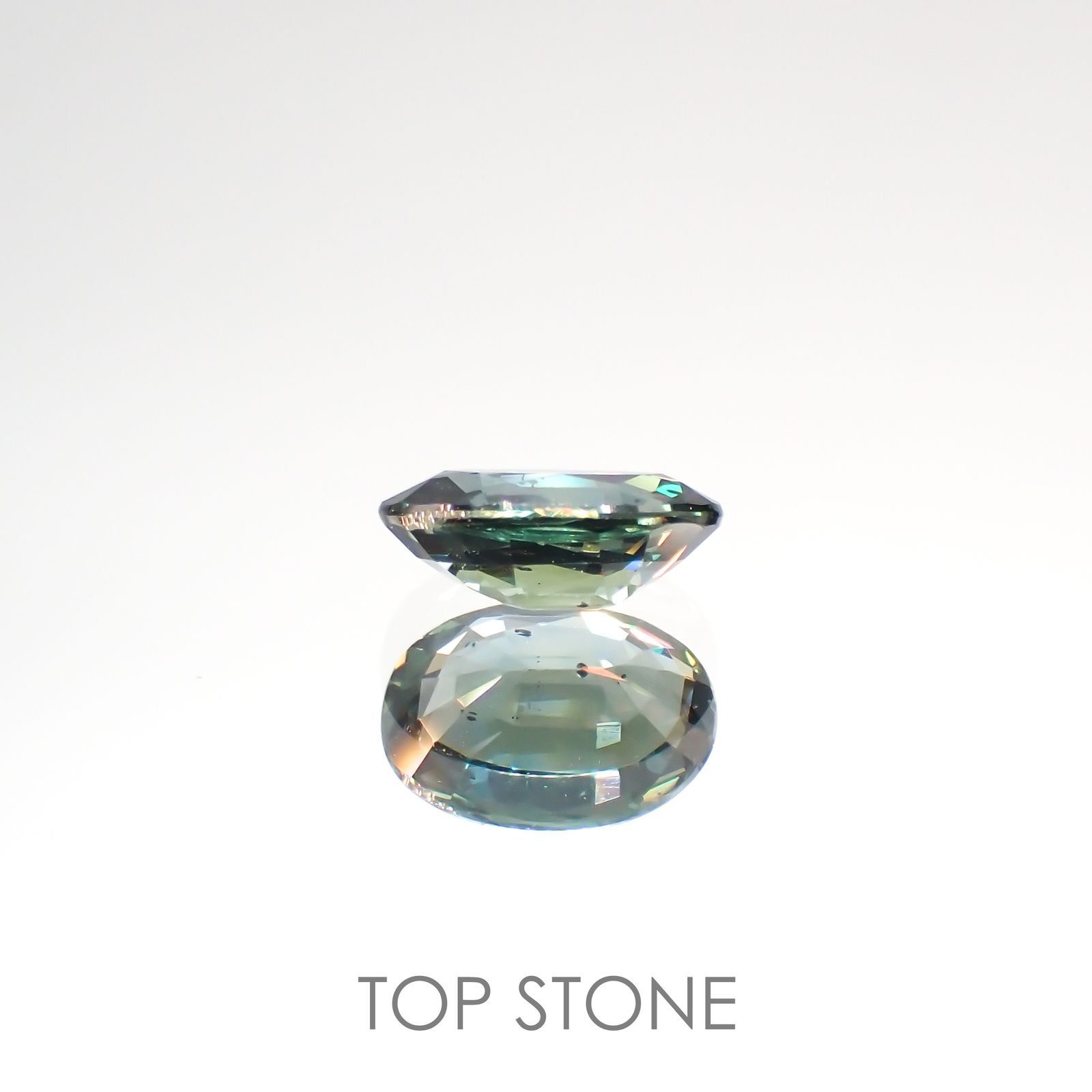 バイカラーサファイア(宝石名バイカラー・サファイア) マダガスカル/スリランカ産 1.27ct 識別済[210912478]7.6×5.8mm前後