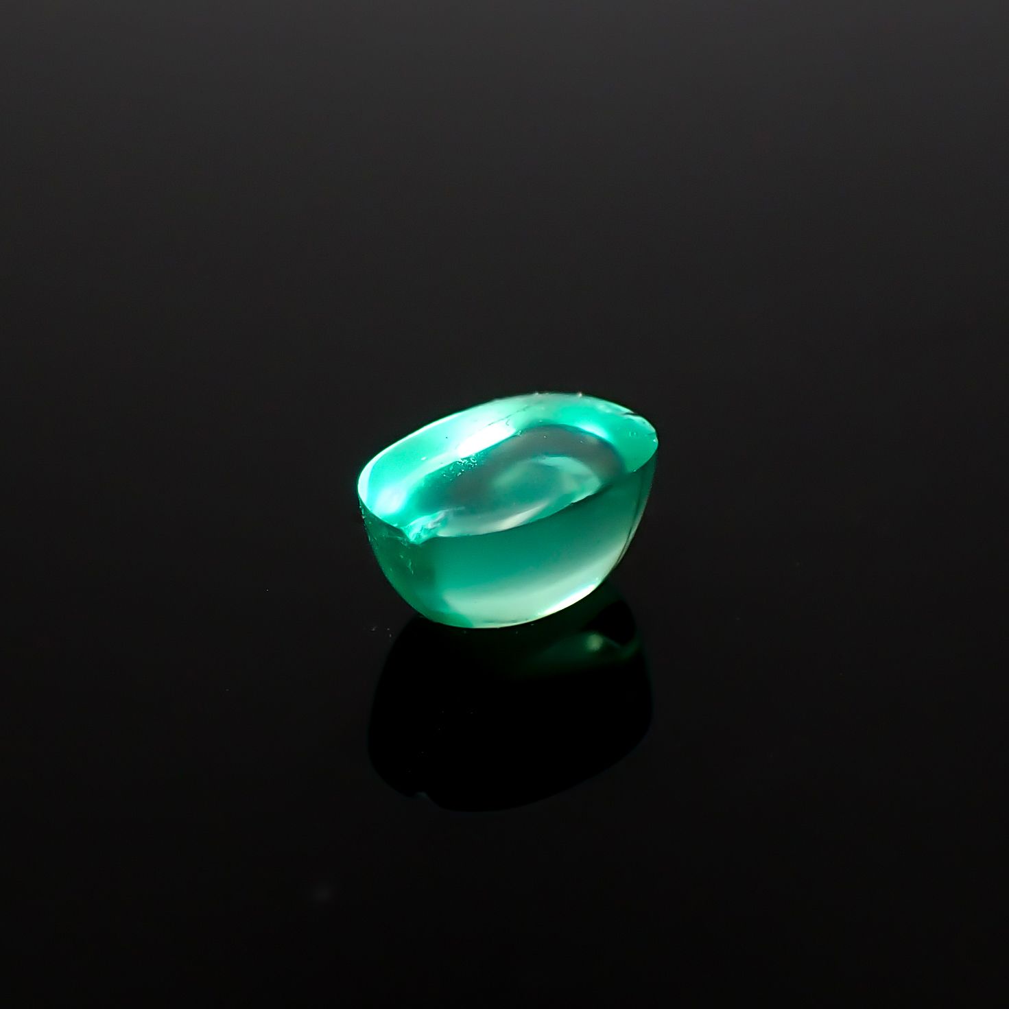エメラルドキャッツアイ コロンビア産 0.47ct [241229549]5.3x3.6mm前後