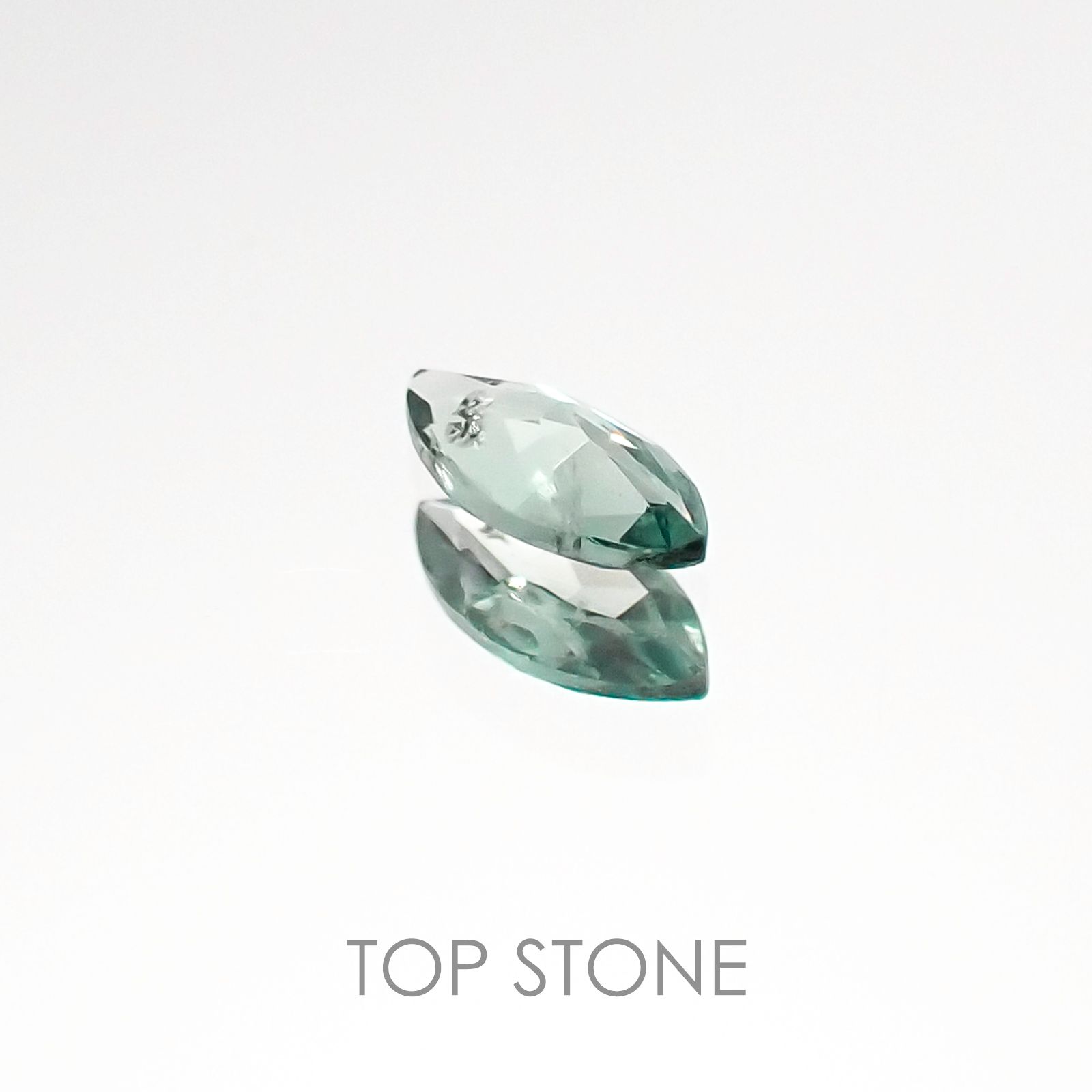 カラーチェンジガーネット(アレキタイプ) マダガスカル・ベキリー産 ルース 0.074ct[20106589]4.1×2.1mm前後