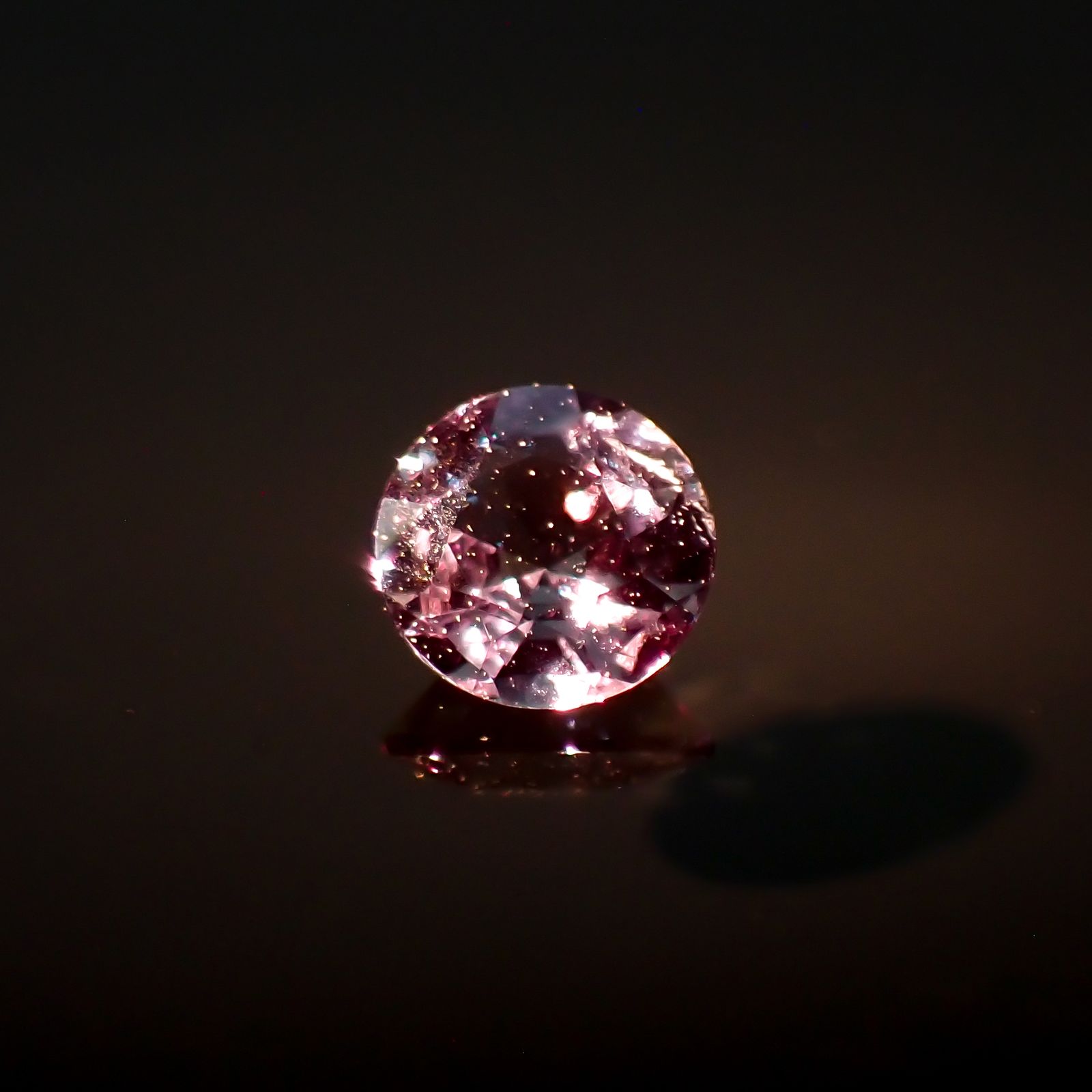 アレキサンドライト(宝石名アレキサンドライト)ブラジル産/EmeraldMains社製 0.116ct ソ付(彩珠)[230522064]3x2.9mm前後