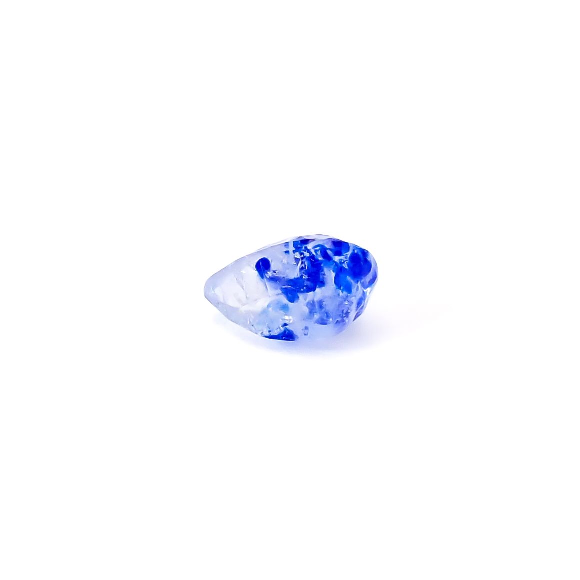 ラズライトインソーダライト フルオレッセンス アフガニスタン産 0.79ct / 7.5x4.9mm前後 [260431999]