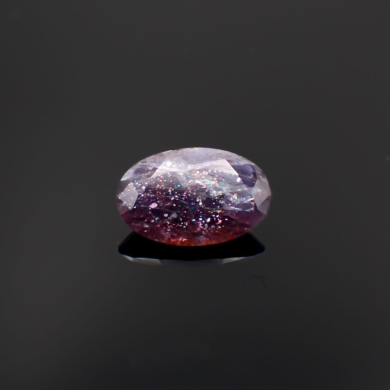 ブラッドショットアイオライト インド産 1.71ct[221219652]10.8x7mm前後