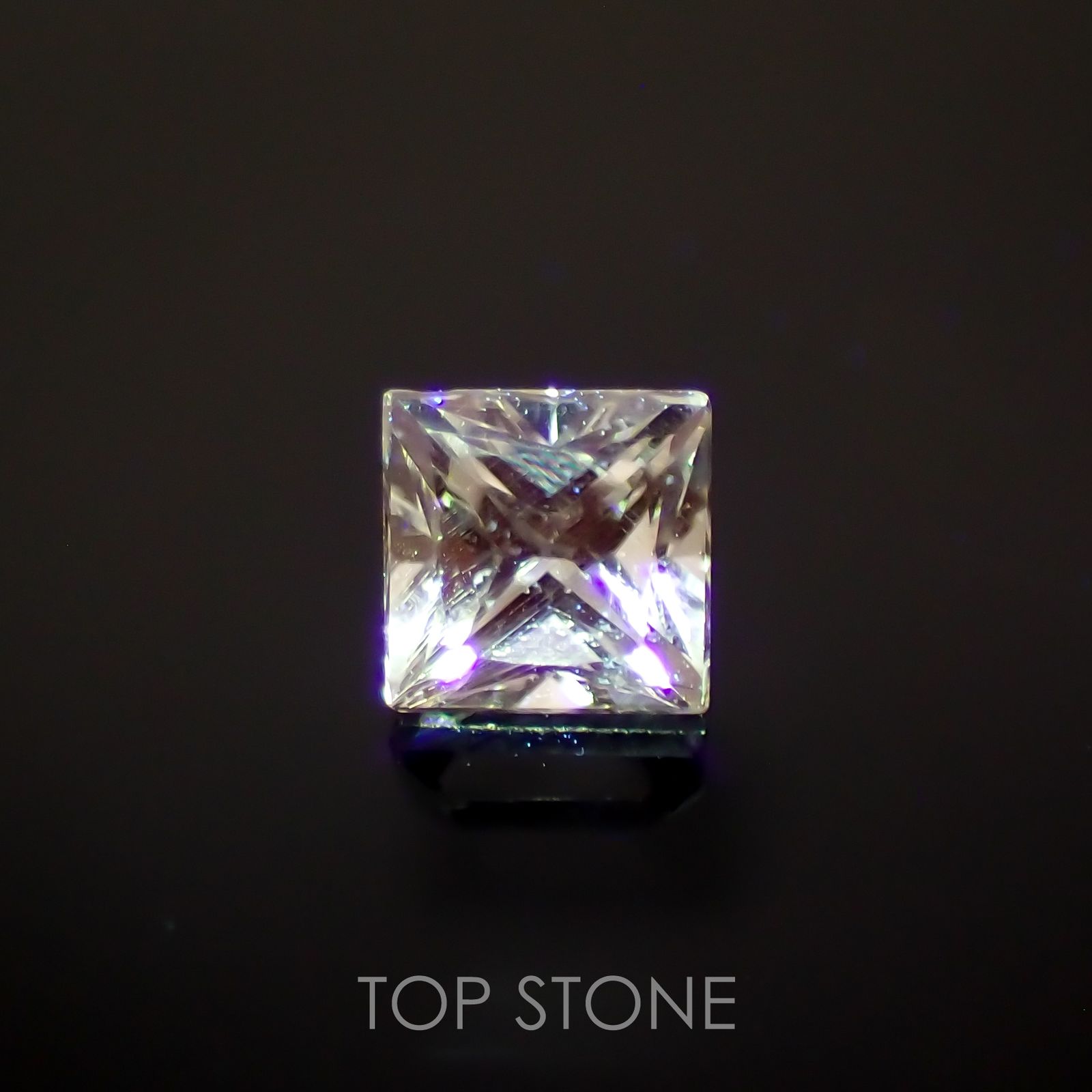 ◇プリンセスカット◇リューコガーネット(宝石名ホワイト グロッシュラー・ガーネット)ビルマ産 0.16ct 識別済[220115446]2.6x2.6mm前後