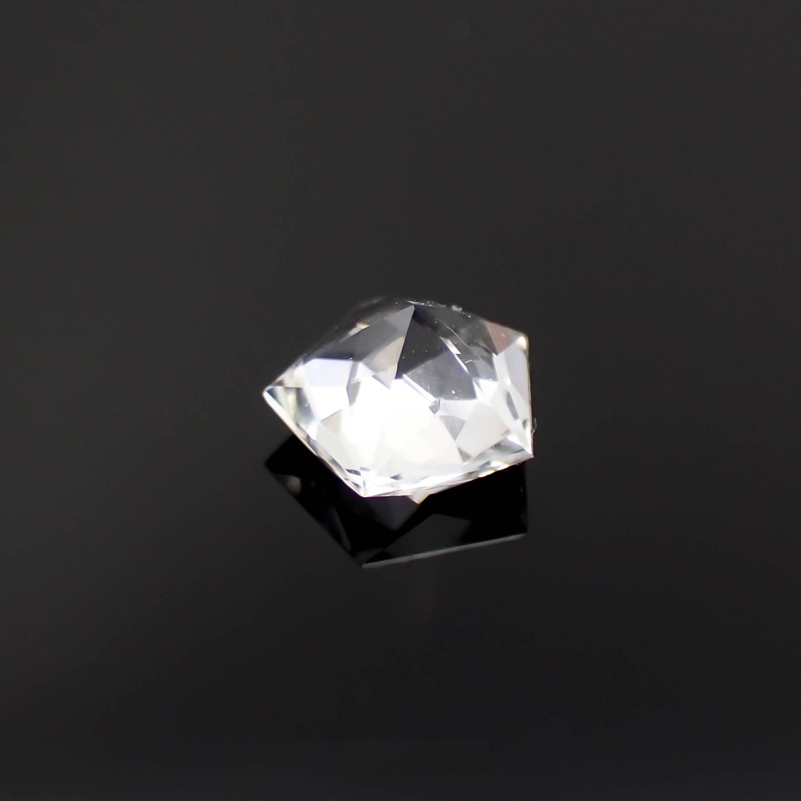 ◇カスタム・ペンタゴンカット◇ゴッシェナイト(宝石名ゴッシェナイト)ブラジル産 0.56ct 識別済[221219396]5.7x5.8mm前後