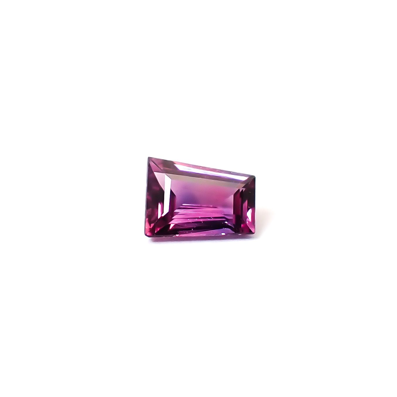 ウィンザーサファイア タンザニア・ウィンザー産 0.19ct / 3.9x3mm前後 [260532139]