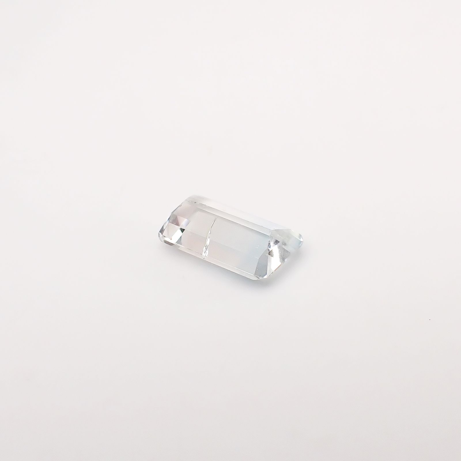 バイカラートパーズ 非加熱 ブラジル産 3.42ct / 11.4x7mm前後 [260331800]