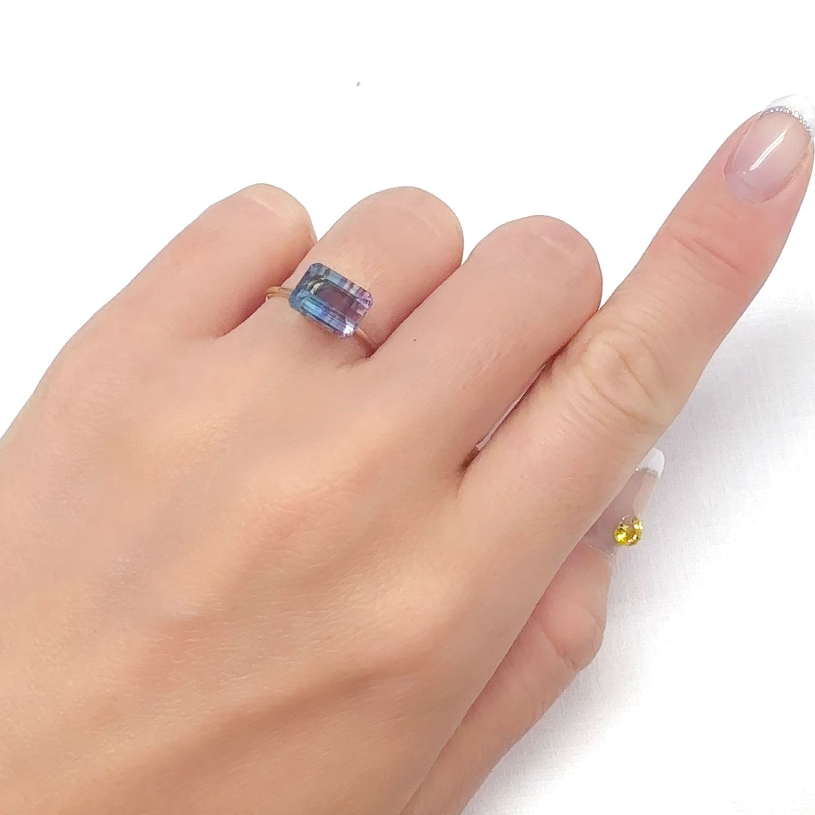 パーティカラーフローライト フルオレッセンス ブラジル産 3.06ct[240828642]9x7mm前後