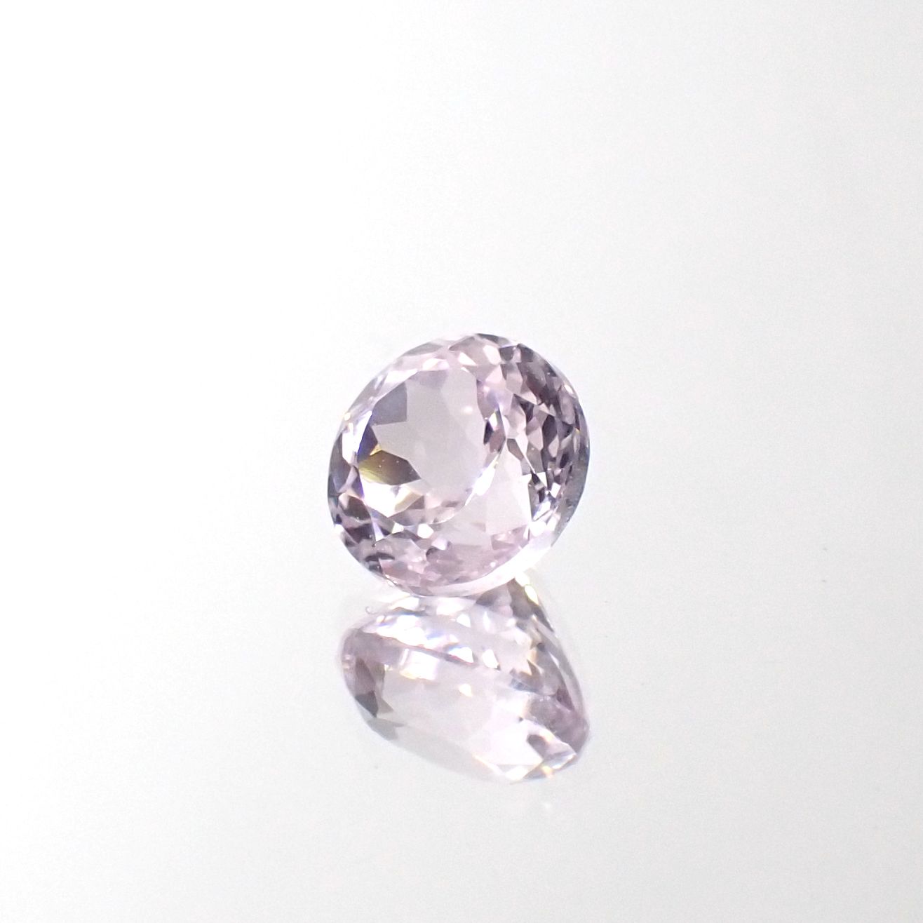 クンツァイト アフガニスタン産 1.14ct[231224774]6.1x6mm前後
