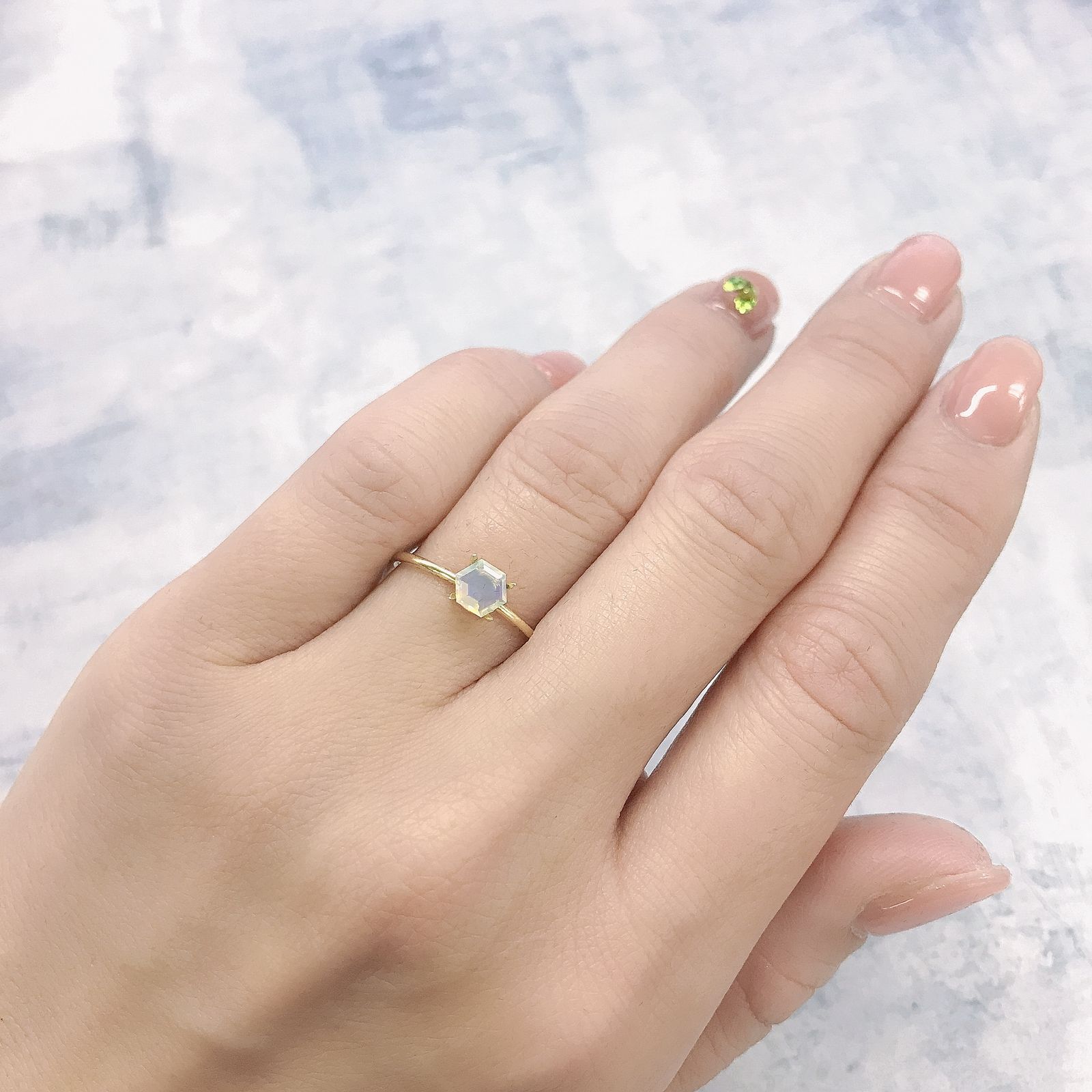 ◇ヘキサゴンカット◇エチオピアオパール(宝石名オパール)エチオピア産 0.23ct 識別済[220115484]4.8x4.7mm前後
