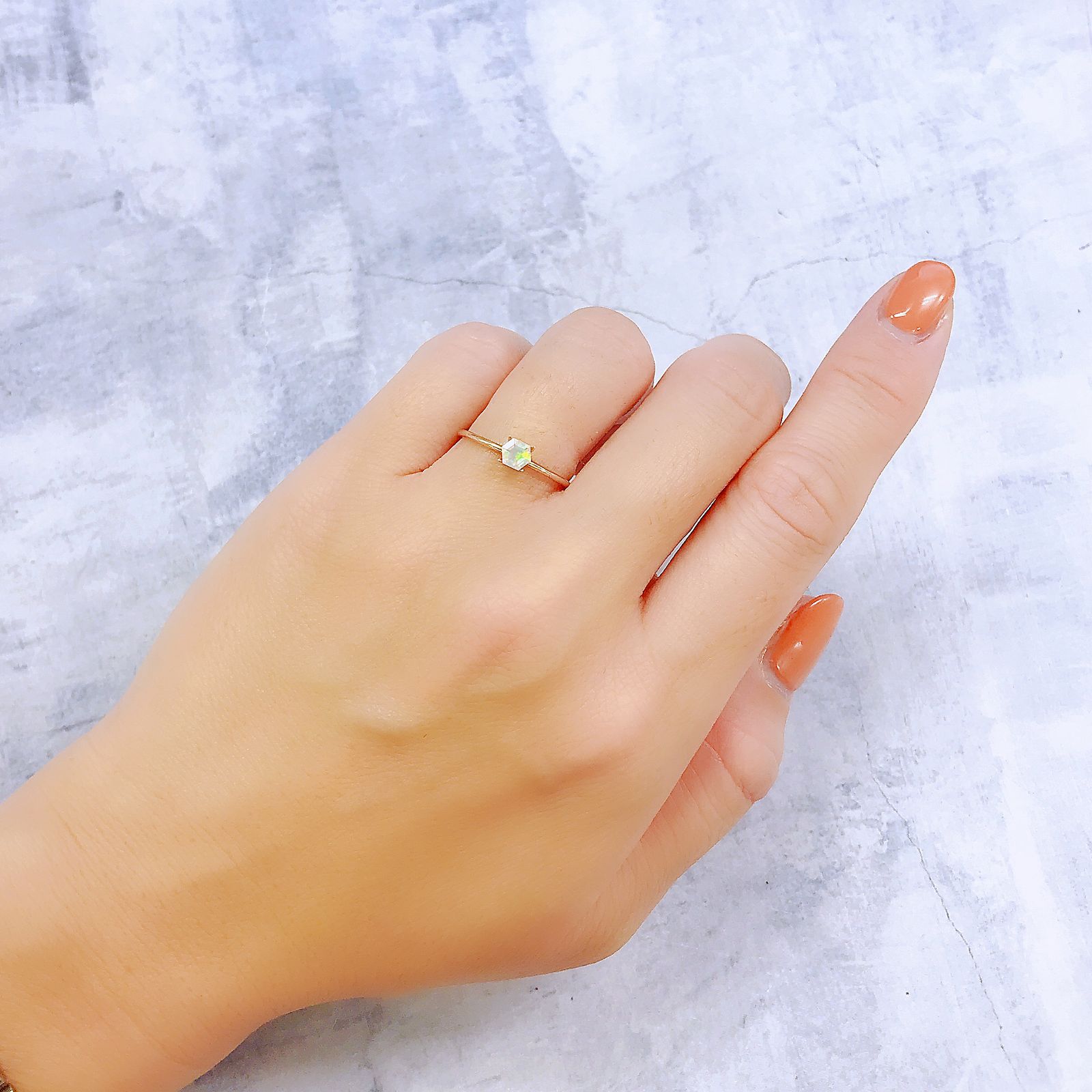 ◇ヘキサゴンカット◇エチオピアオパール エチオピア産 0.14ct[221018440]3.9x3.8mm前後