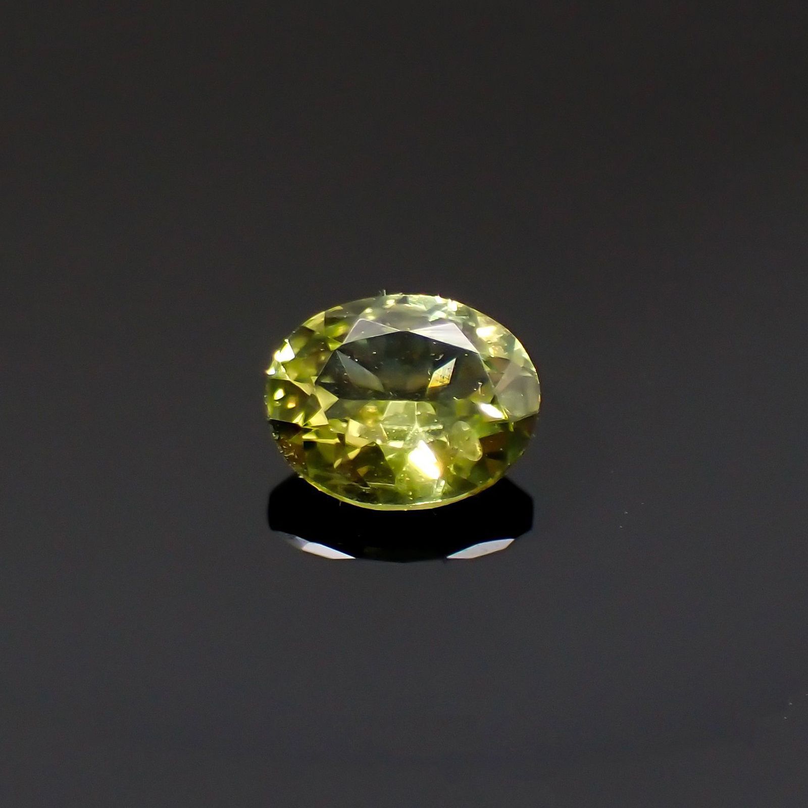 モンタナサファイア(宝石名サファイア)アメリカ・モンタナ州産 0.45ct 識別済[250114642]4.9x4mm前後