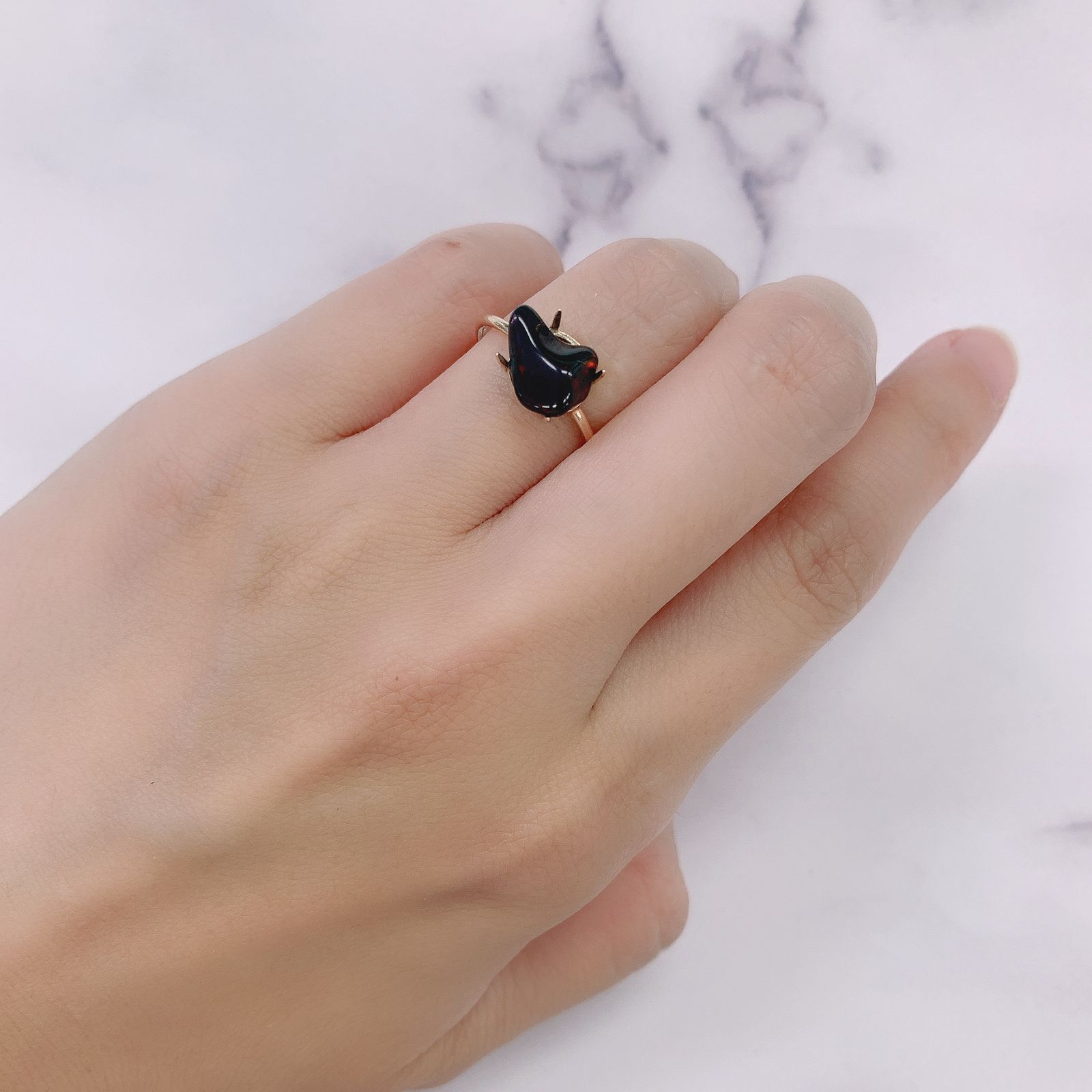 ◇バロック型◇ブラックオパール エチオピア産 ルース 1.04ct[210913244]10.1×8.1mm前後