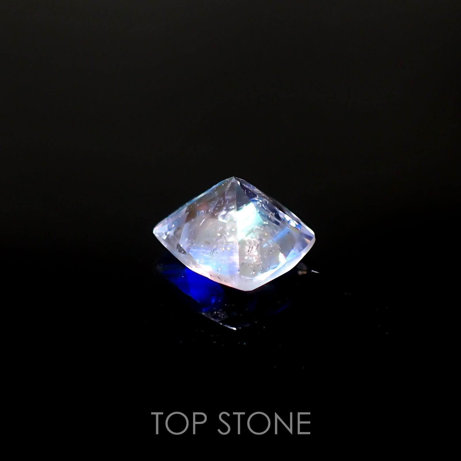 レインボームーンストーン(宝石名ラブラドライト)タンザニア産 1.33ct 識別済[220717203]7.4x6.7mm前後