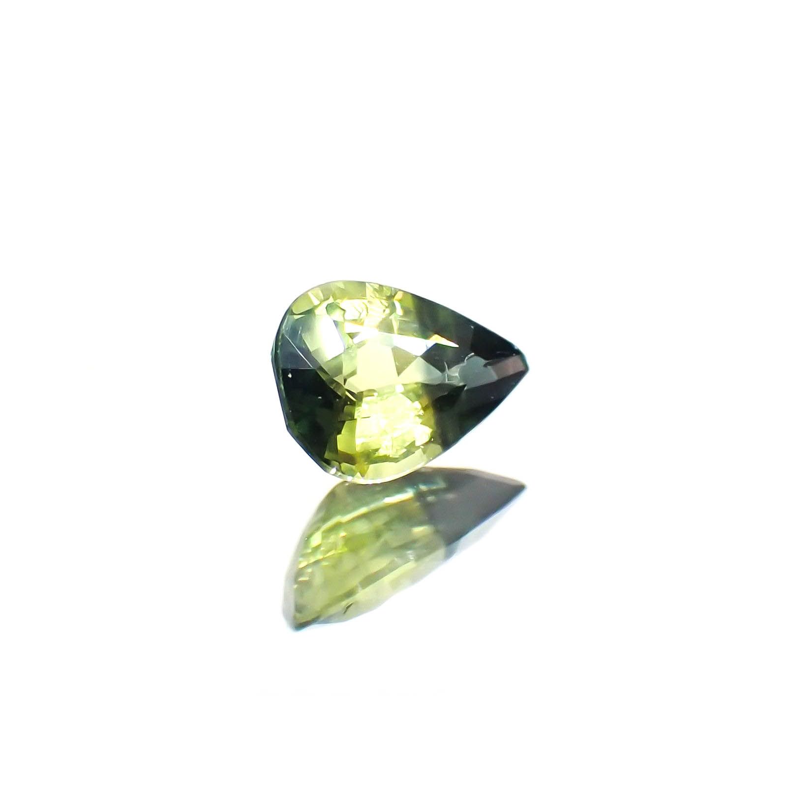 バイカラーサファイア(宝石名サファイア)マダガスカル/オーストラリア産 0.45ct 識別済[250114849]5.8x4.1mm前後